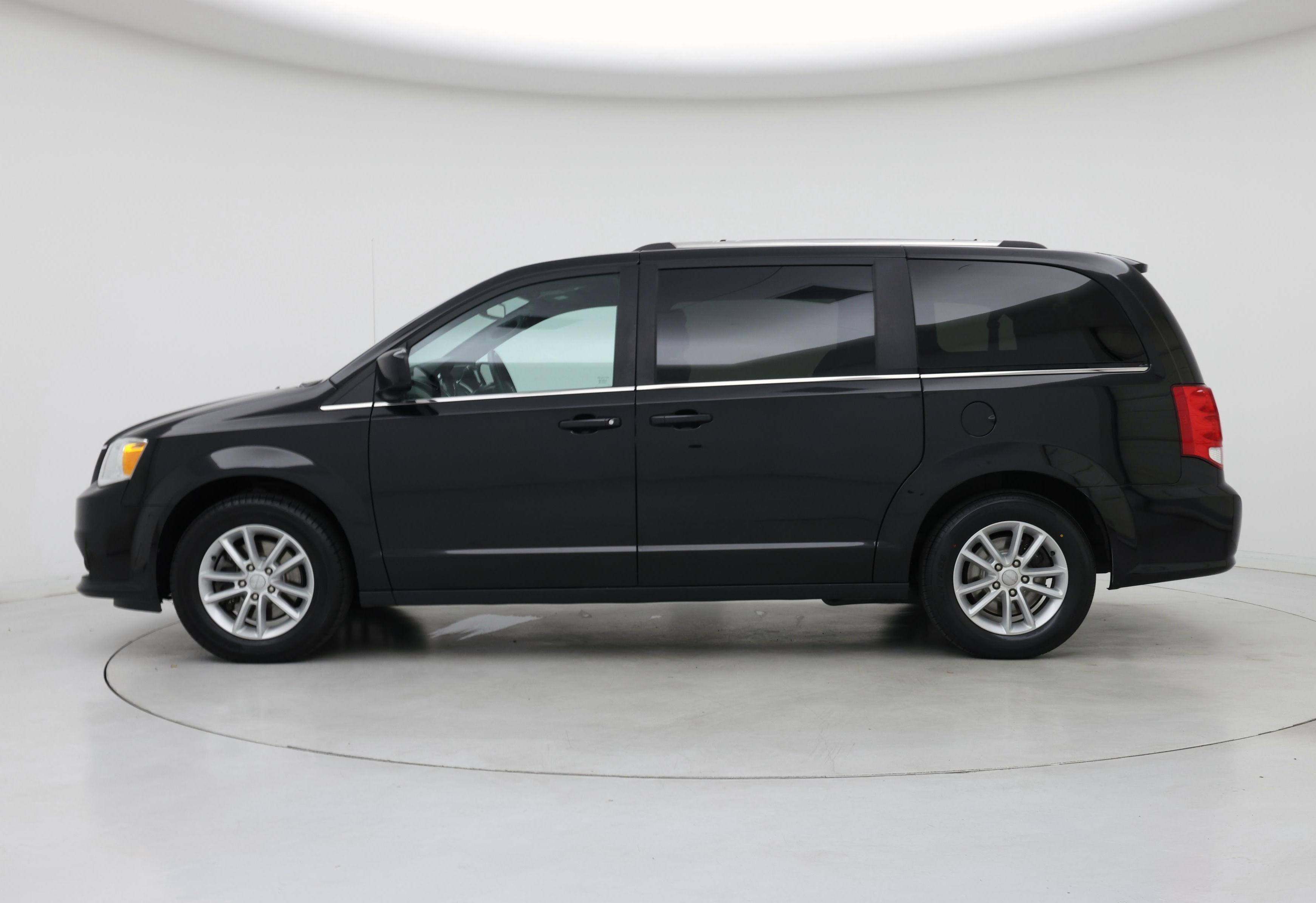 Thumbnail: 2019 Dodge Grand Caravan - 3