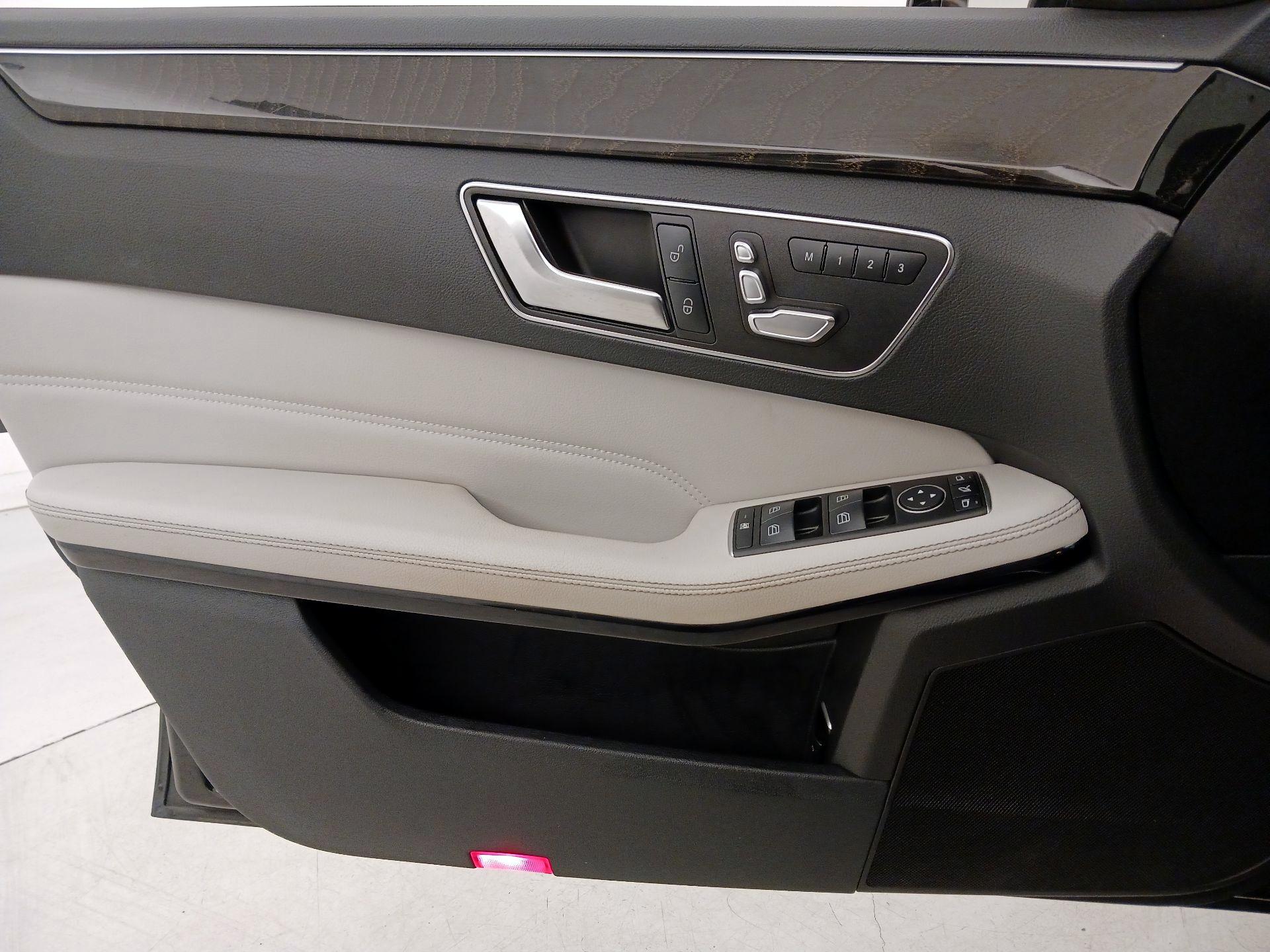 Thumbnail: 2016 Mercedes-Benz E-Class - 12