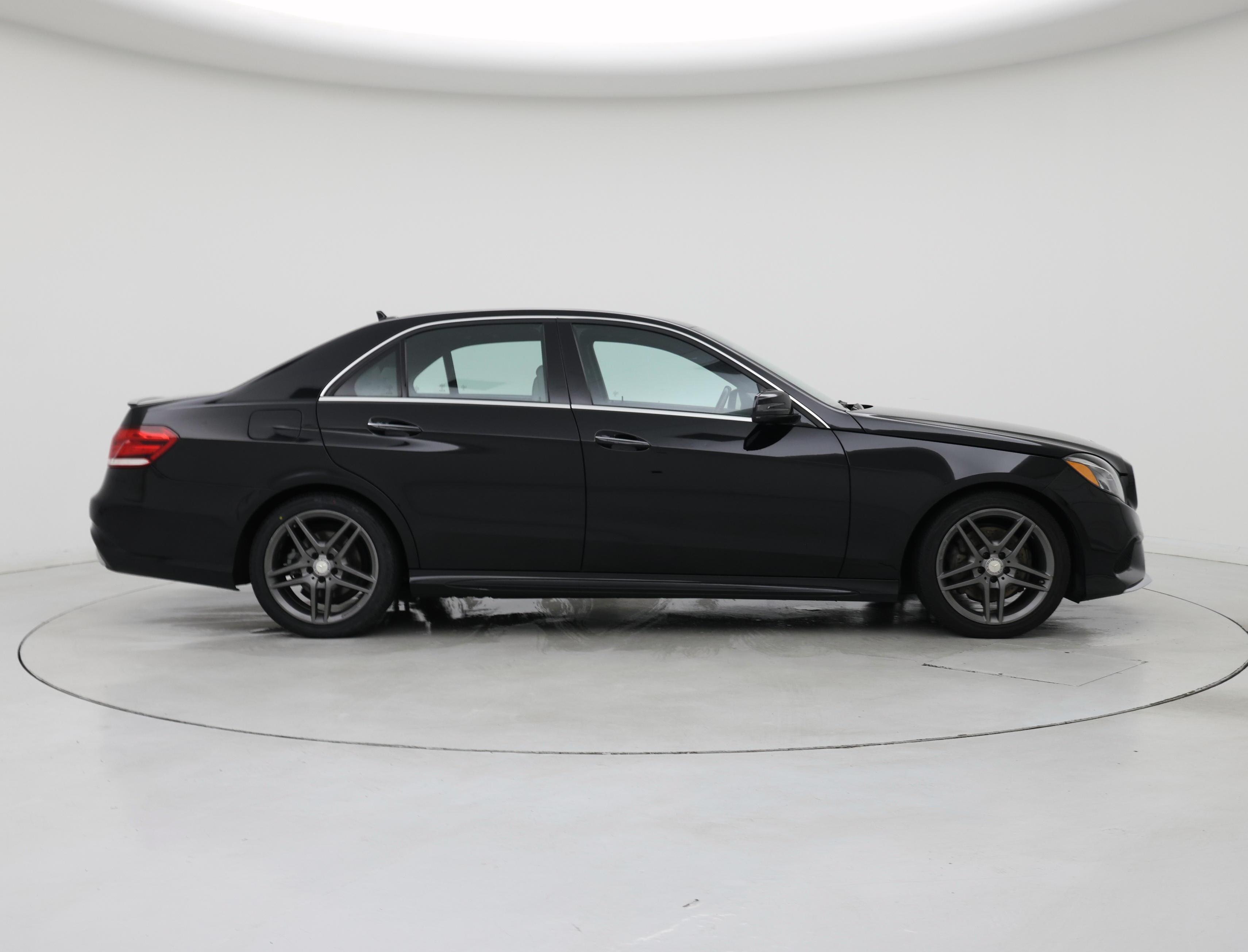Thumbnail: 2016 Mercedes-Benz E-Class - 7