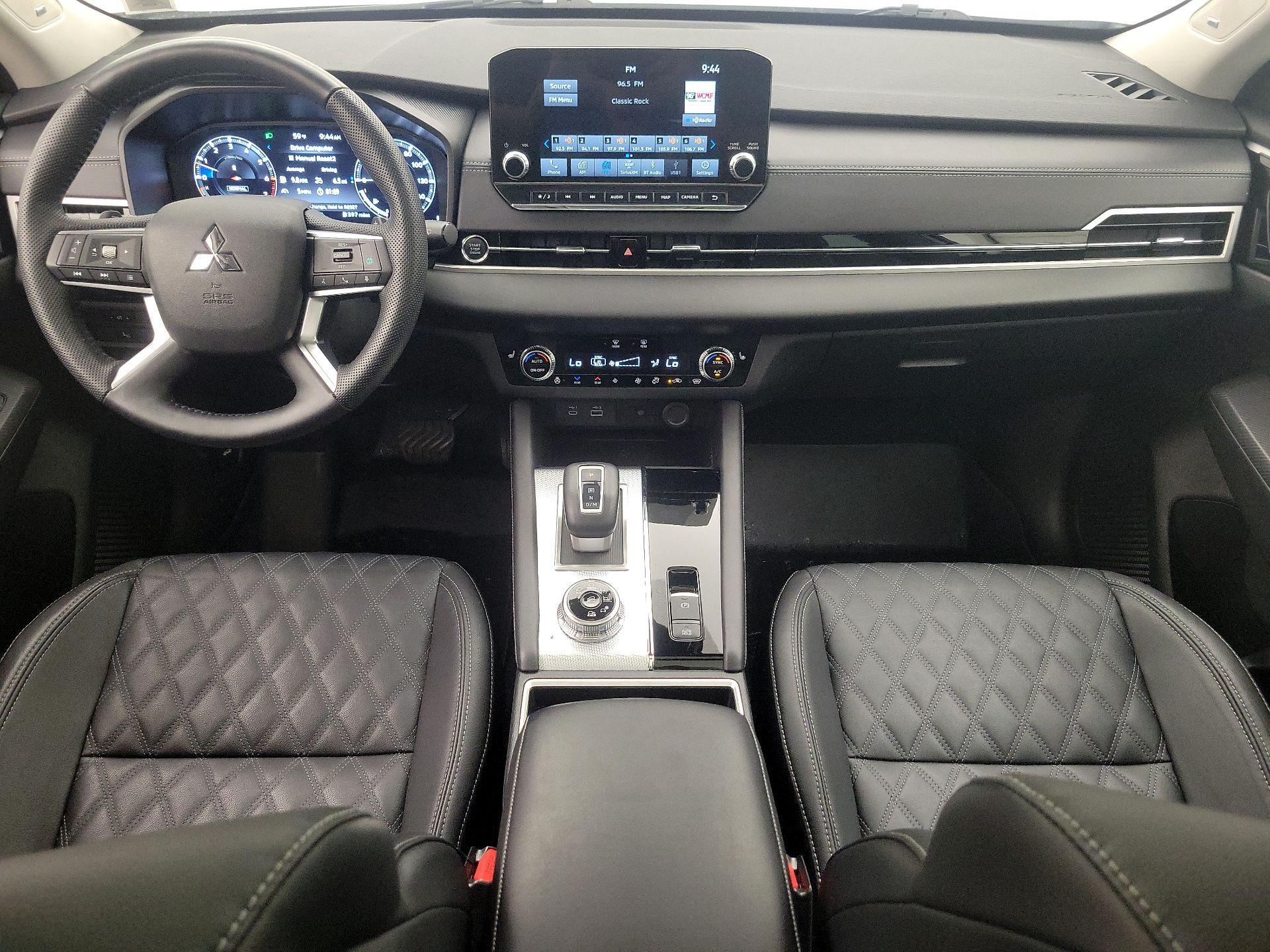 Thumbnail: 2023 Mitsubishi Outlander - 9