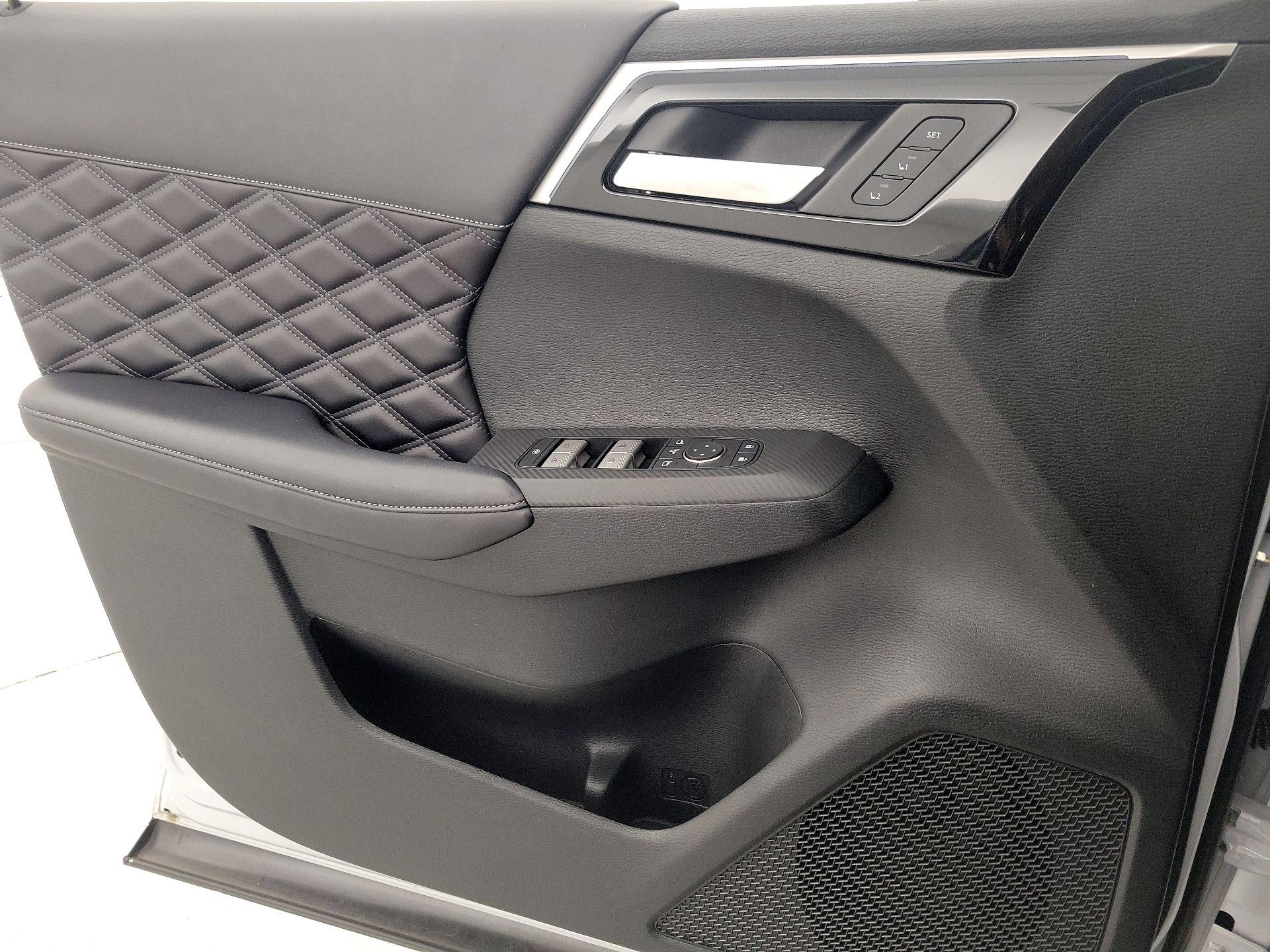 Thumbnail: 2023 Mitsubishi Outlander - 12