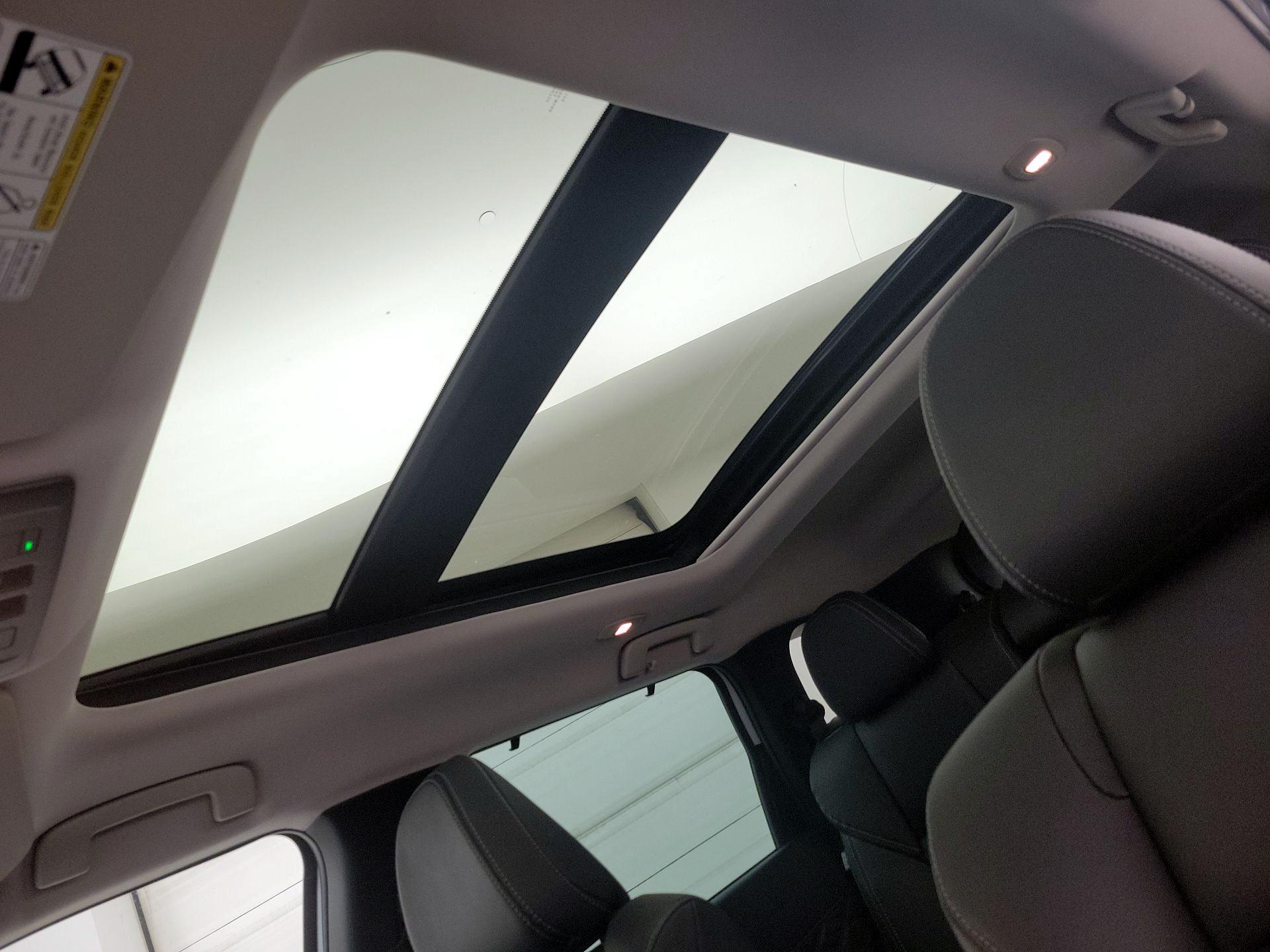 Thumbnail: 2023 Mitsubishi Outlander - 19