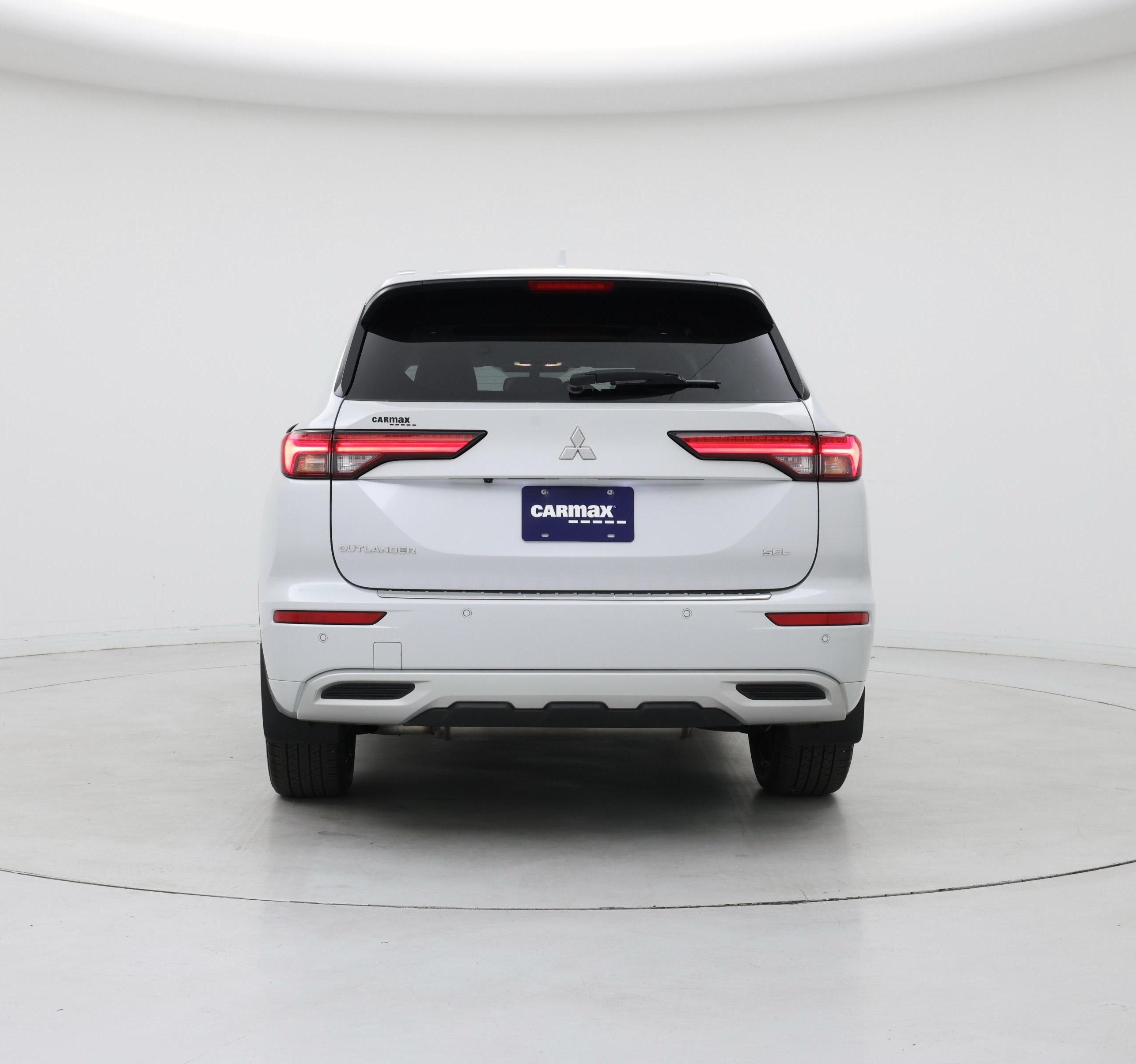 Thumbnail: 2023 Mitsubishi Outlander - 6