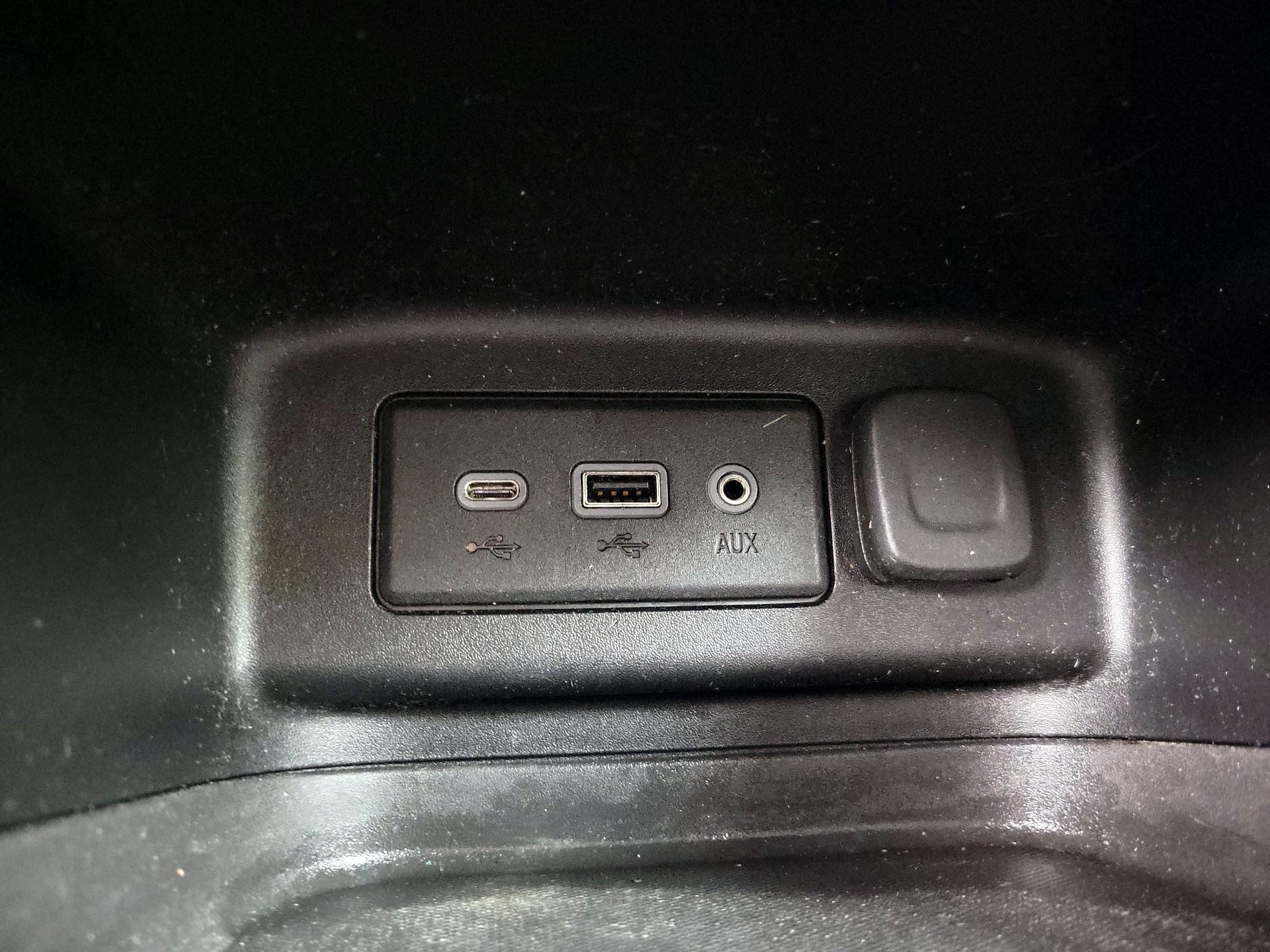 Thumbnail: 2019 Chevrolet Equinox - 18