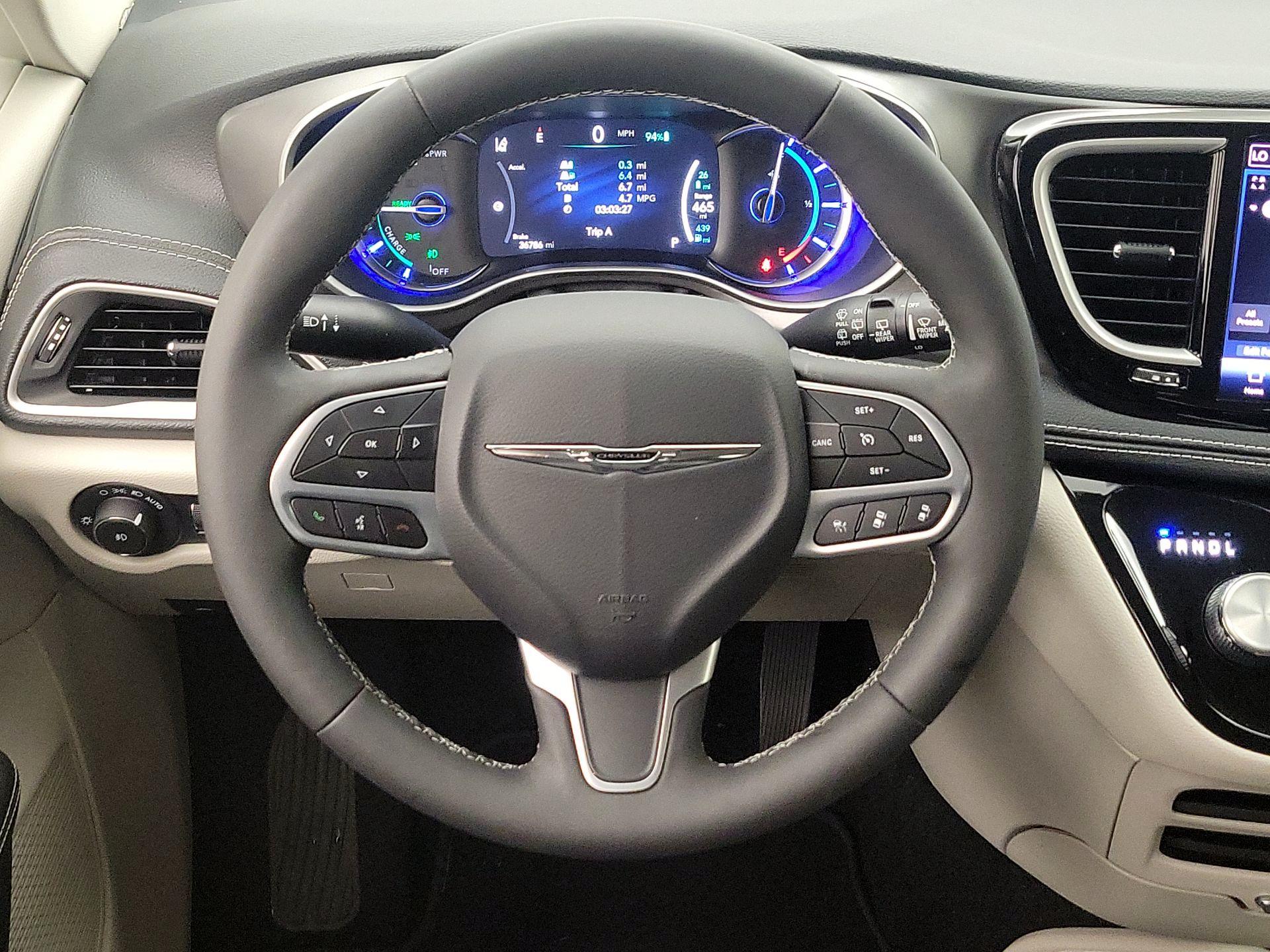 Thumbnail: 2022 Chrysler Pacifica - 10