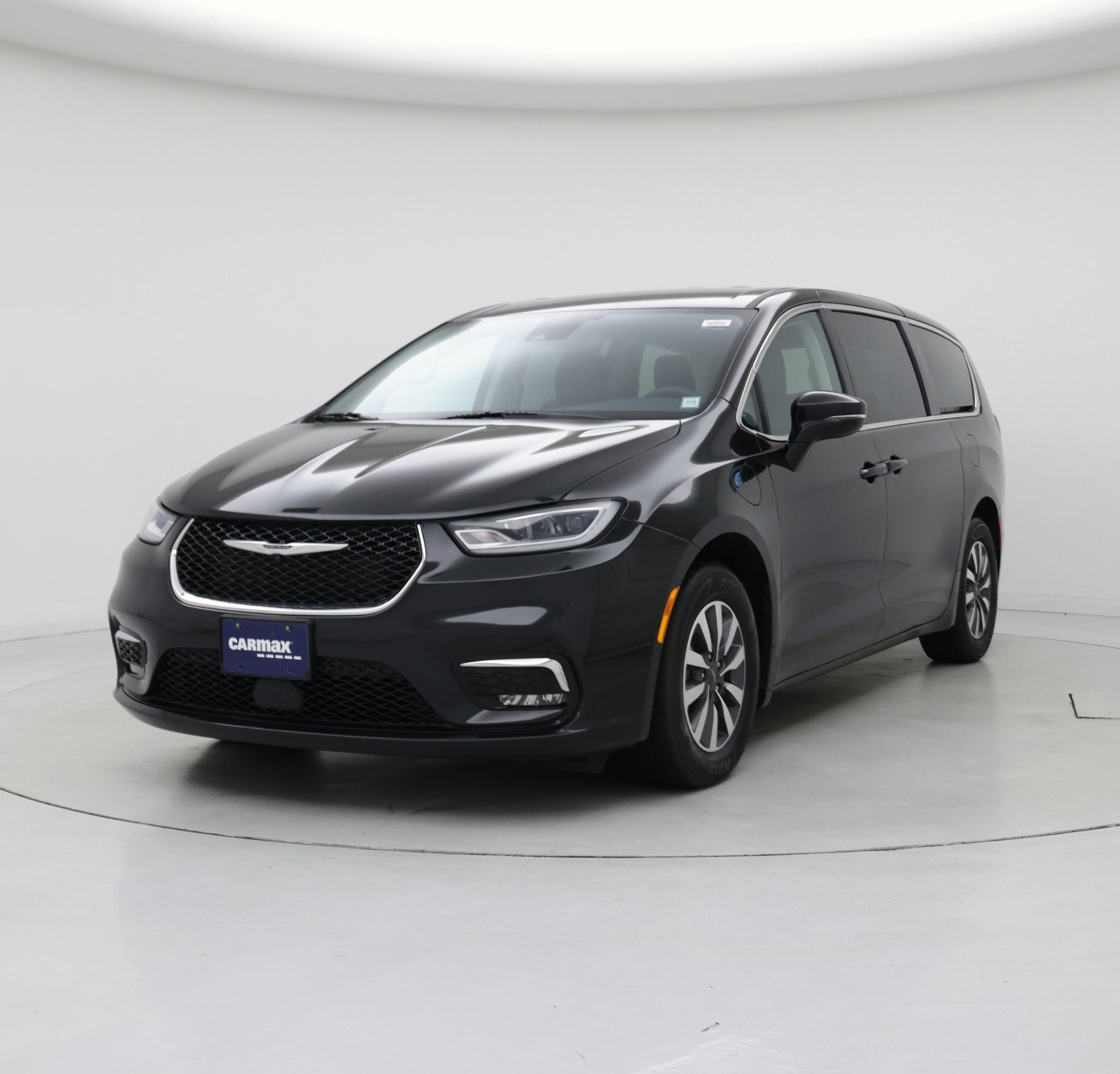 Thumbnail: 2022 Chrysler Pacifica - 4