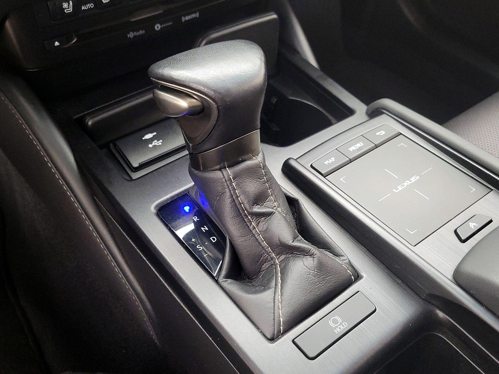 Thumbnail: 2021 Lexus ES - 18