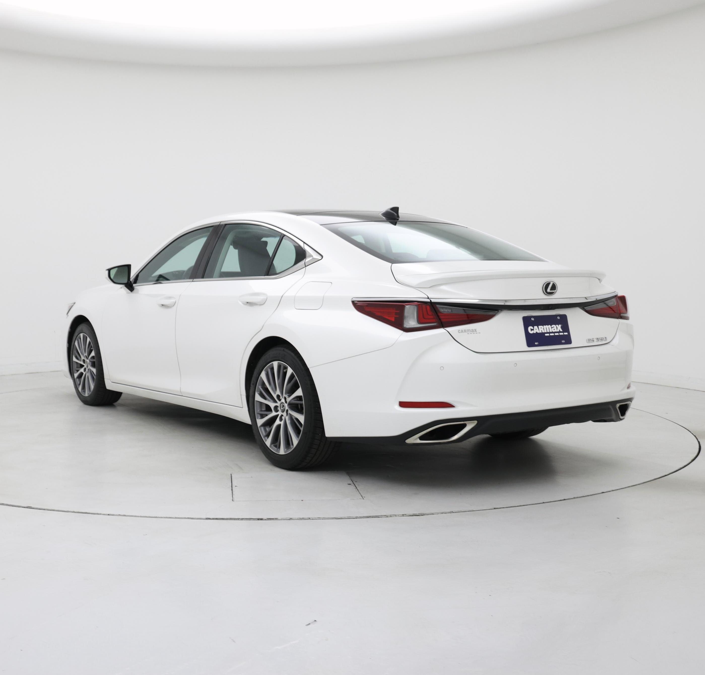 Thumbnail: 2021 Lexus ES - 2