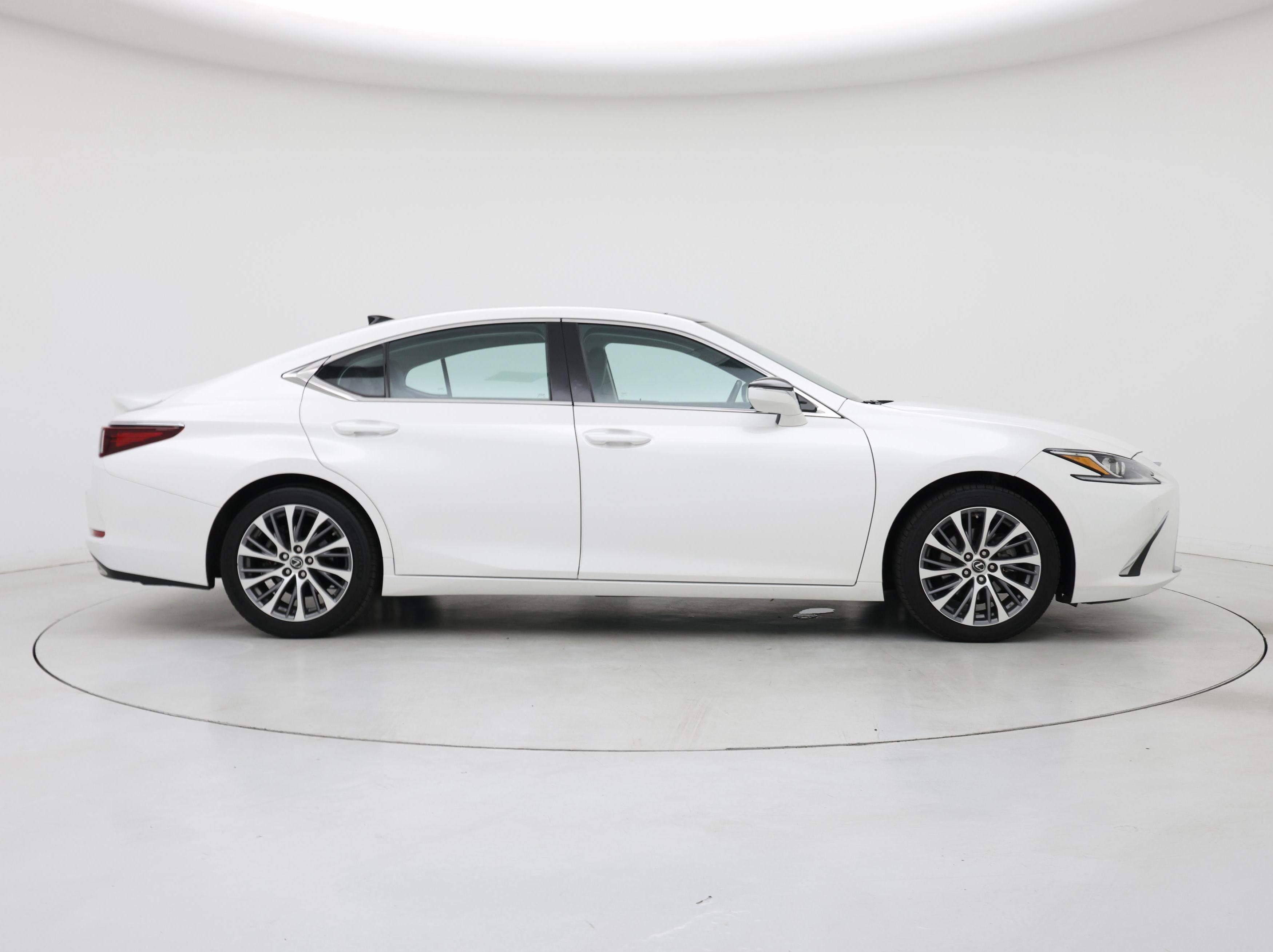 Thumbnail: 2021 Lexus ES - 7