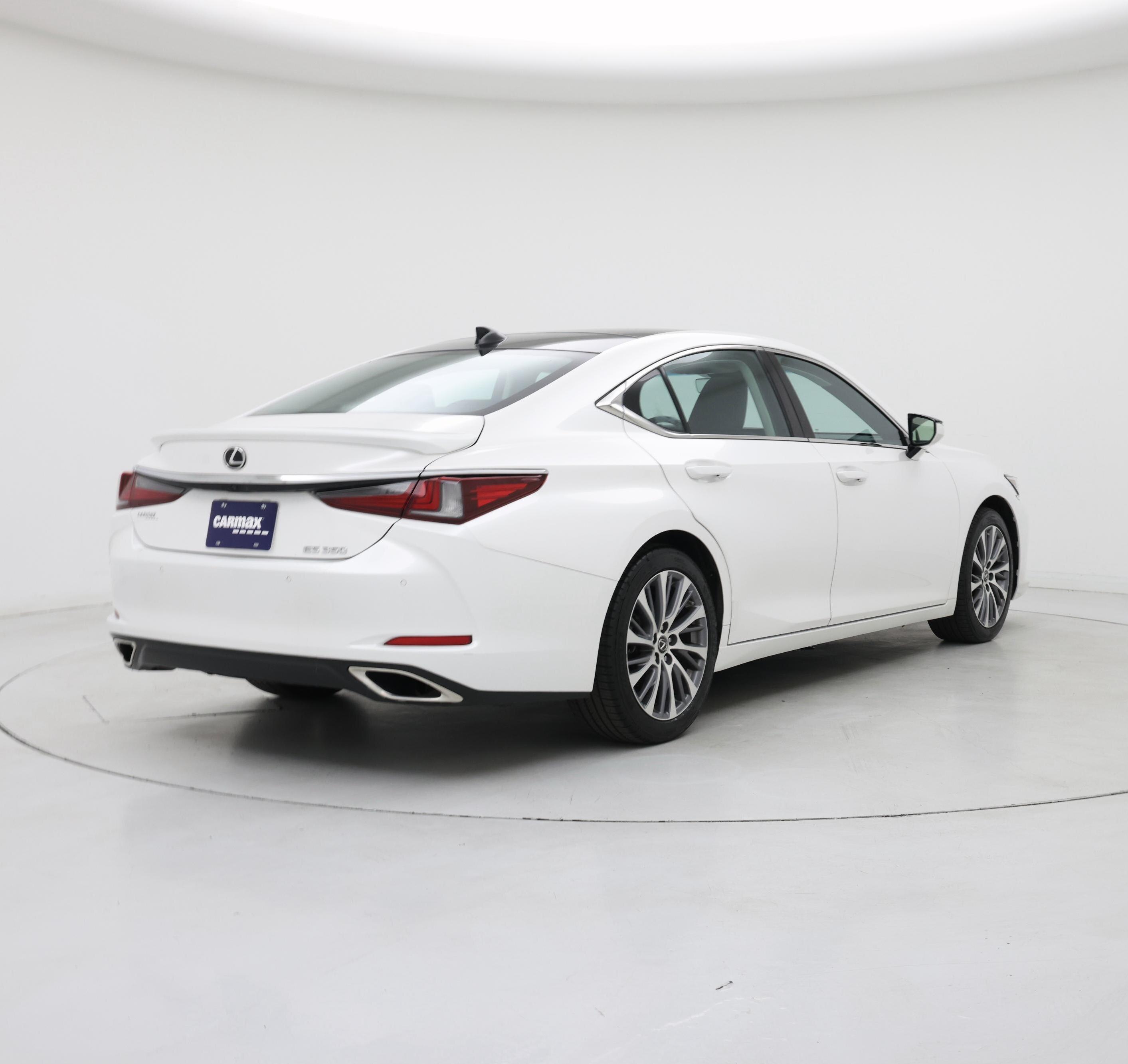 Thumbnail: 2021 Lexus ES - 8