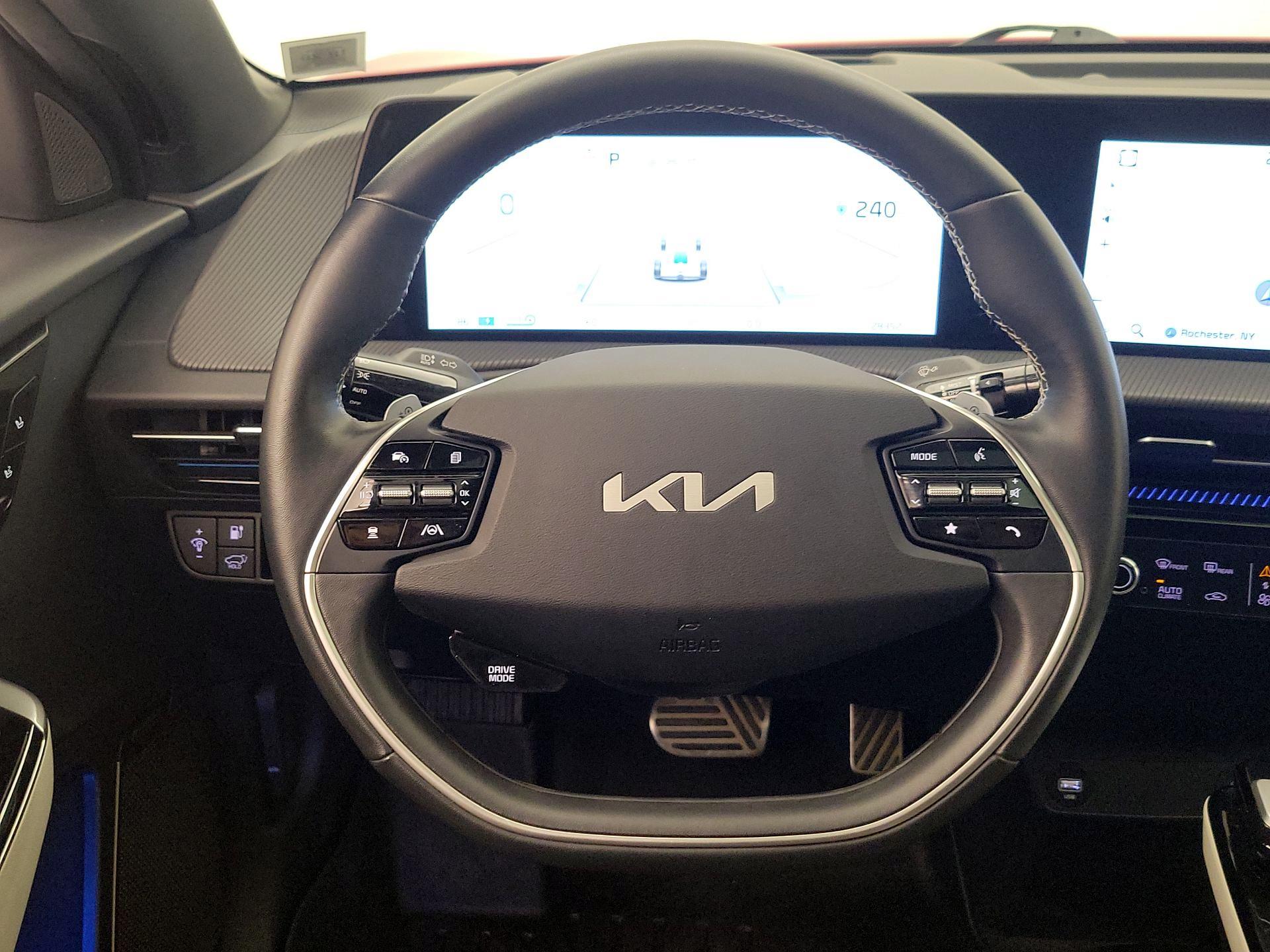Thumbnail: 2022 Kia EV6 - 10