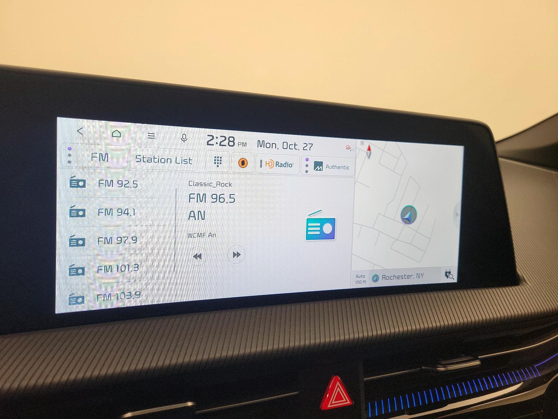 Thumbnail: 2022 Kia EV6 - 16