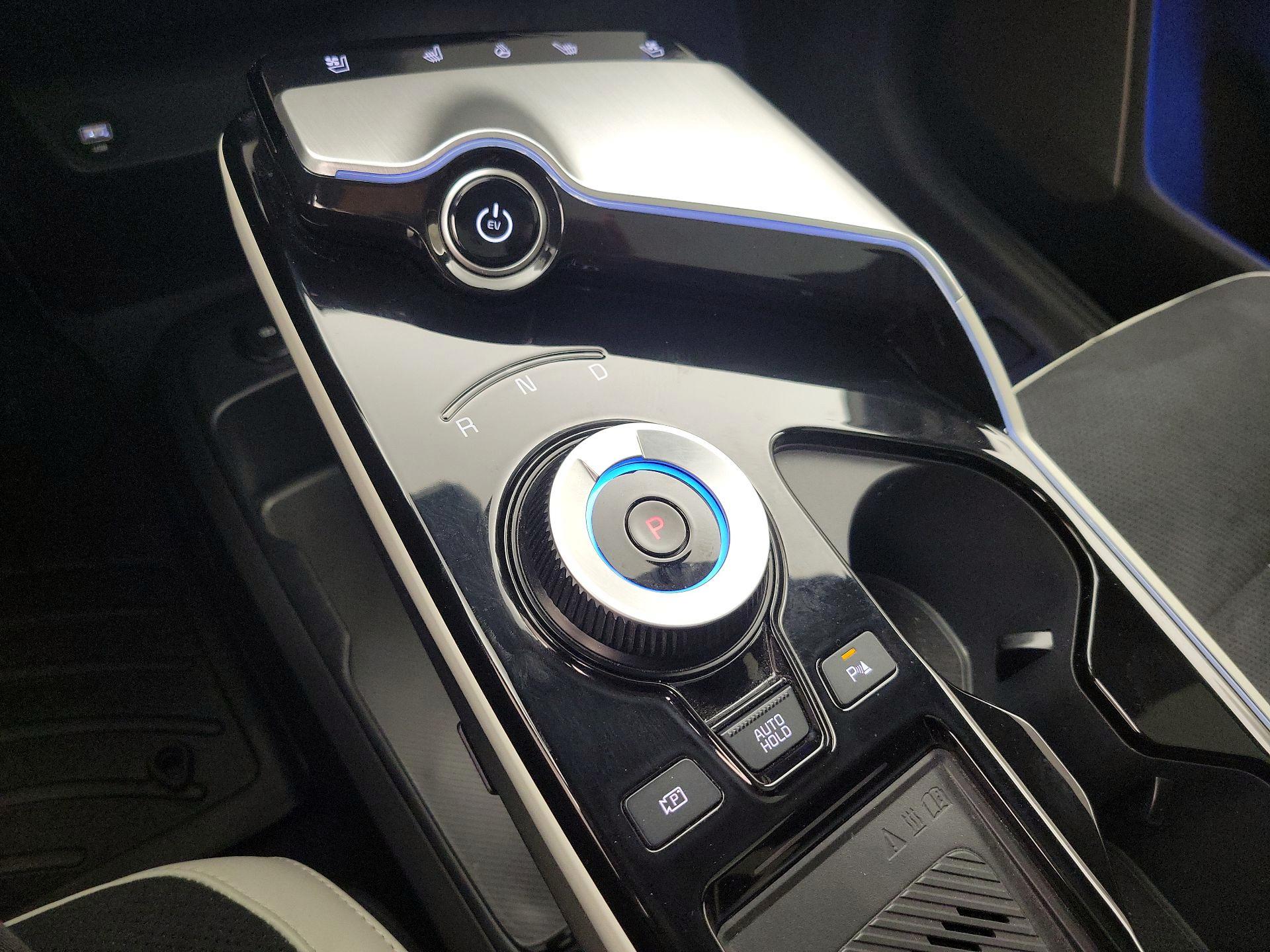 Thumbnail: 2022 Kia EV6 - 18