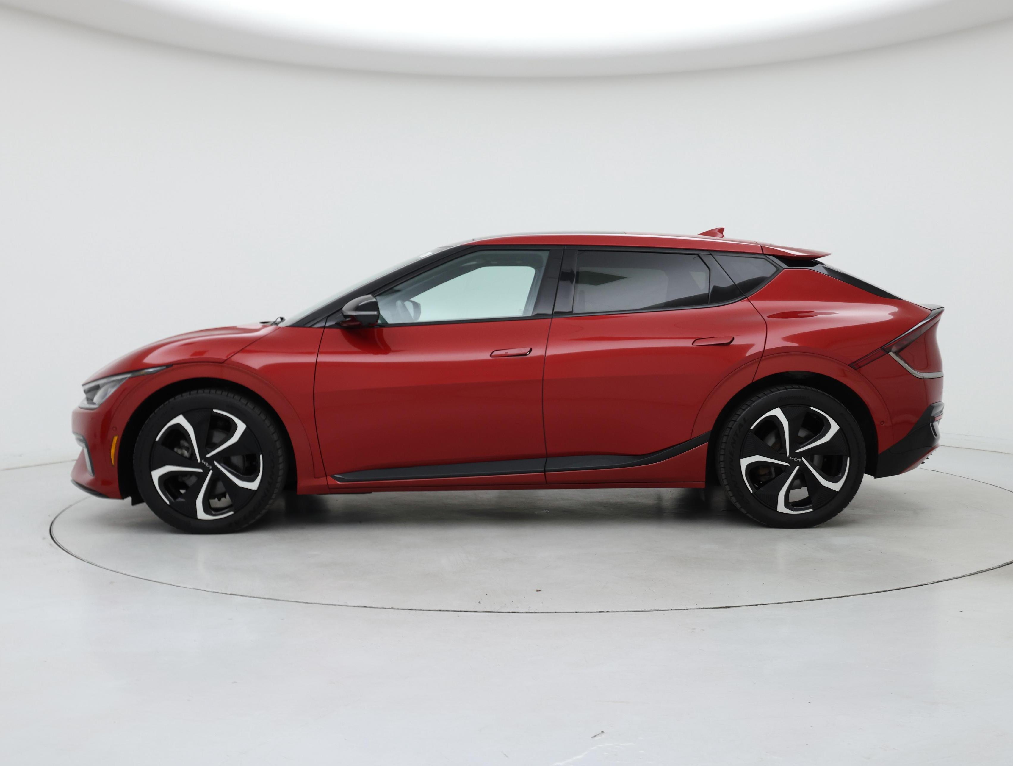 Thumbnail: 2022 Kia EV6 - 3