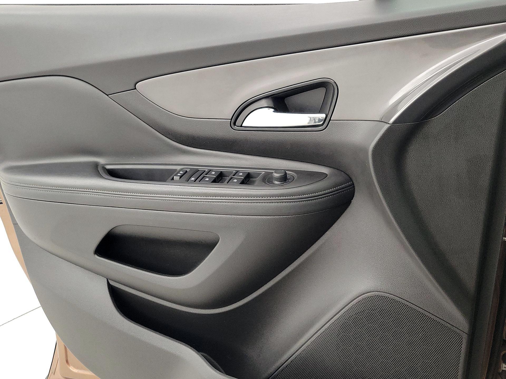 Thumbnail: 2017 Buick Encore - 12
