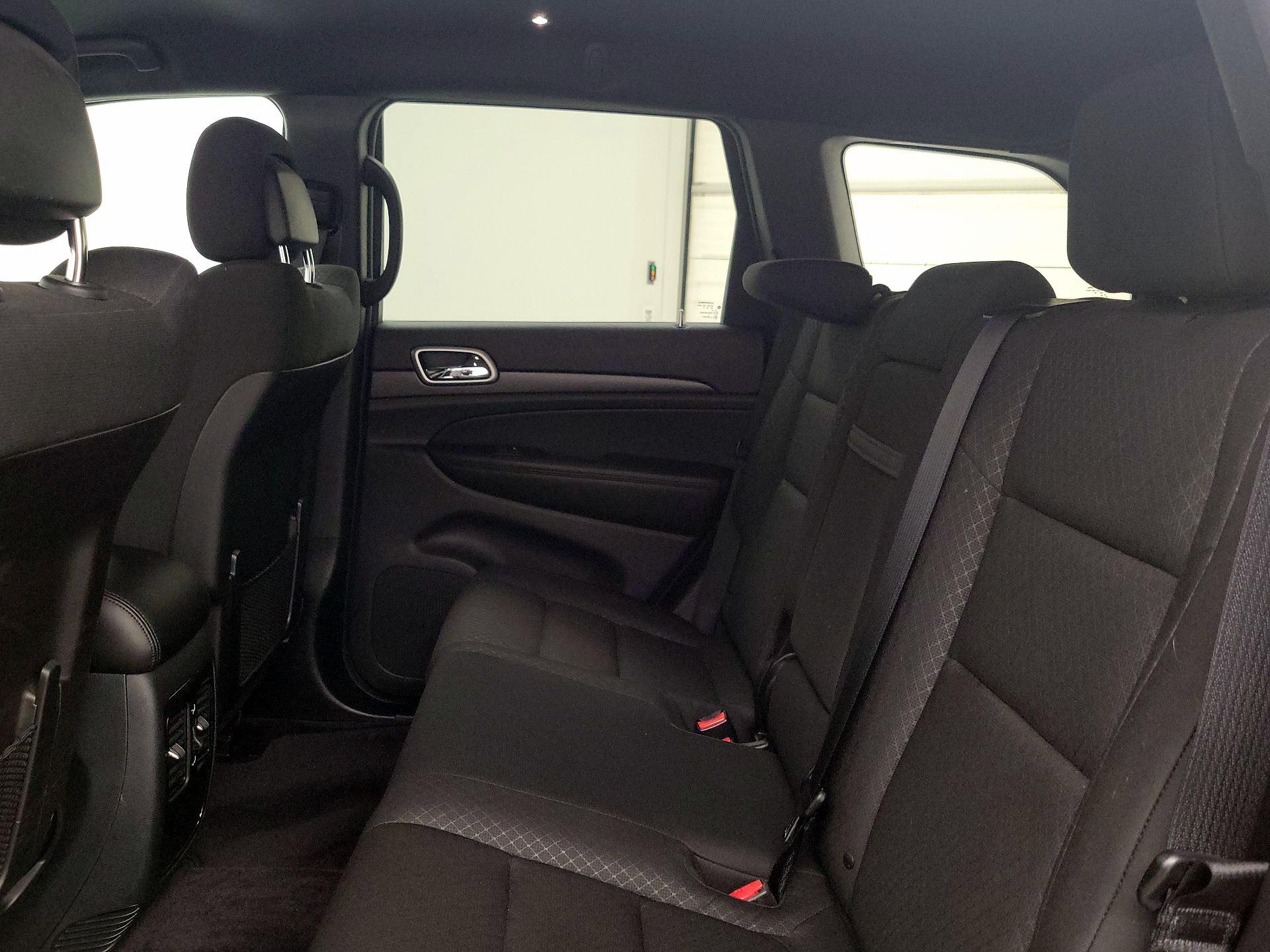 Thumbnail: 2018 Jeep Grand Cherokee - 19