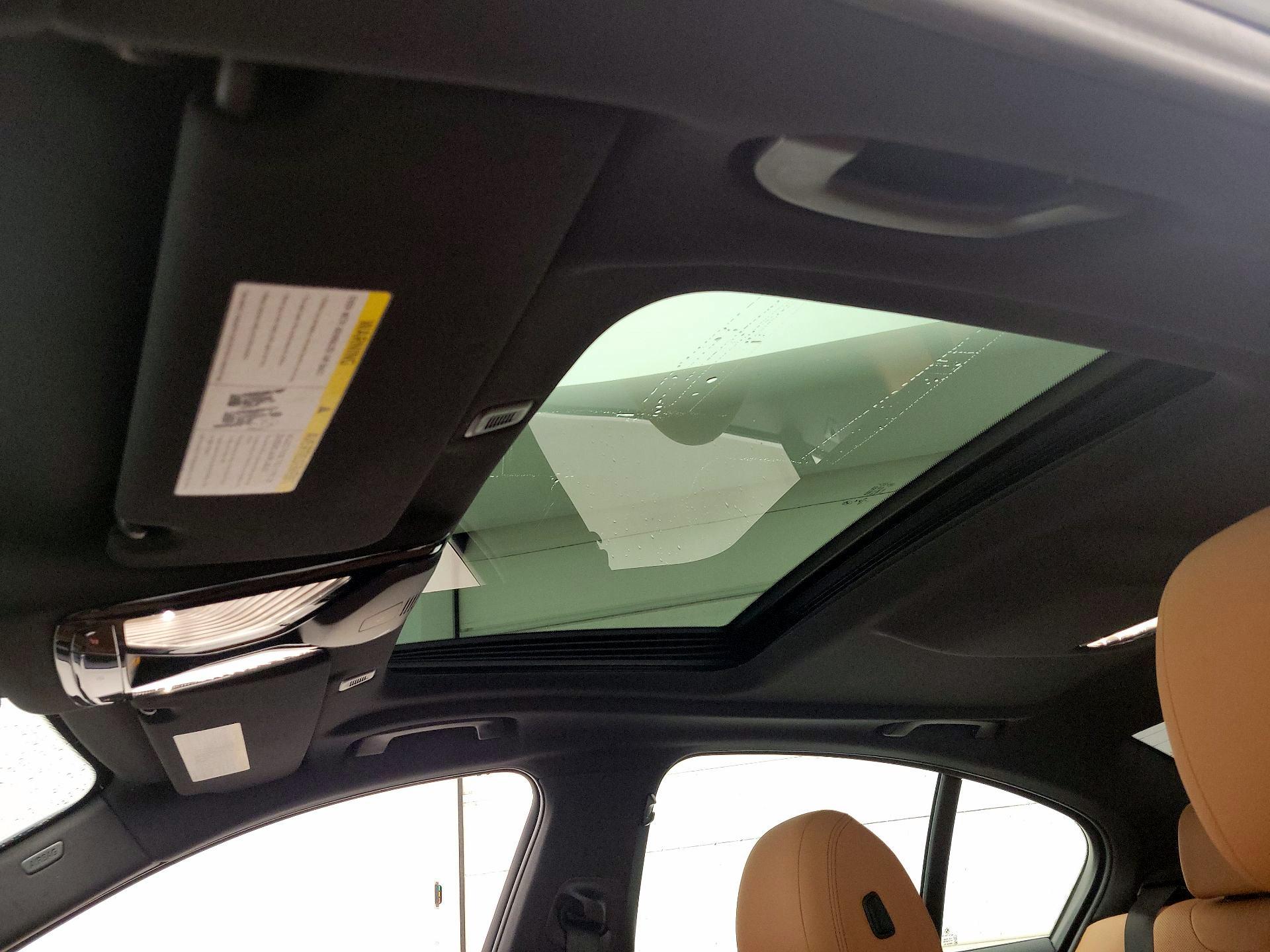 Thumbnail: 2022 BMW 5 Series - 20