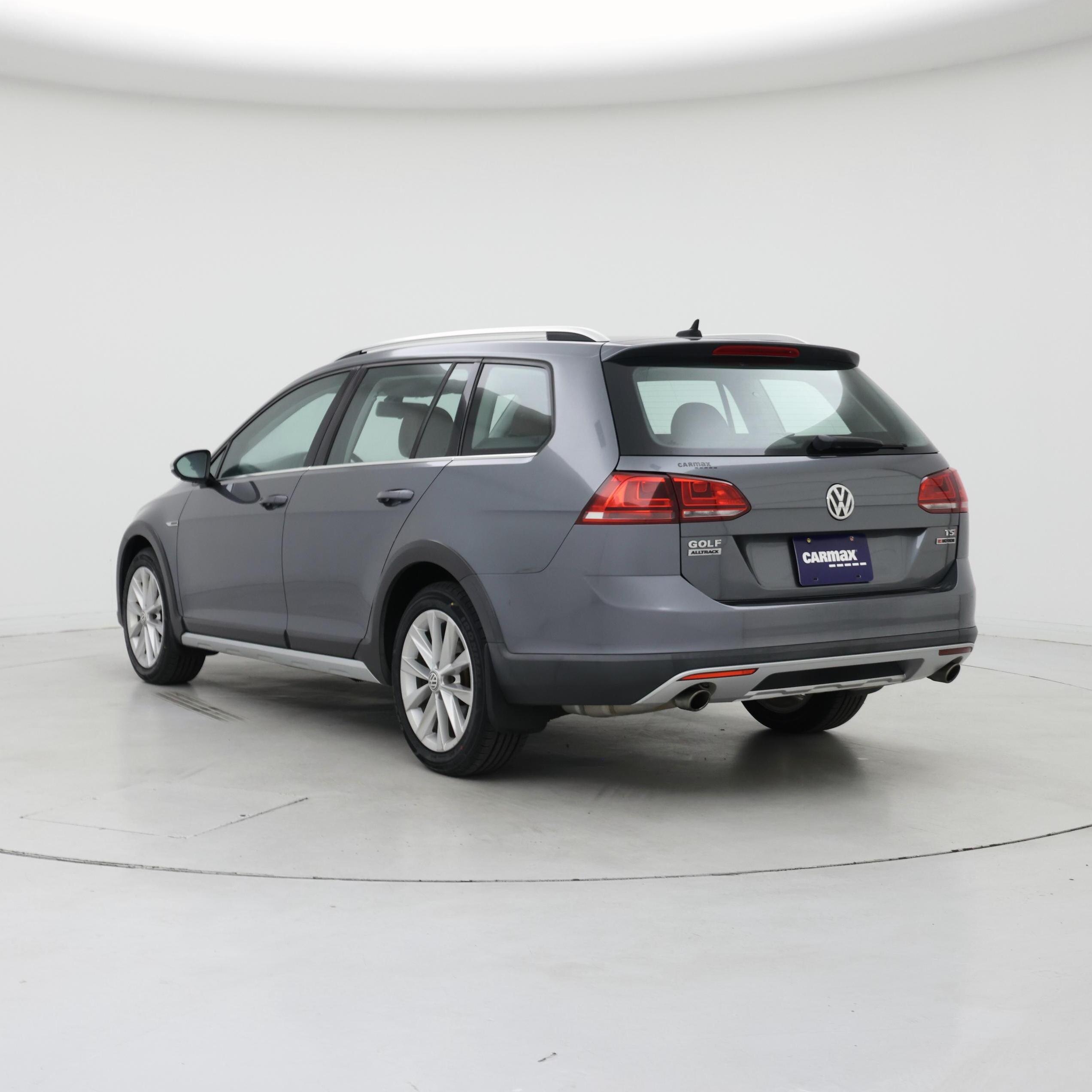 Thumbnail: 2017 Volkswagen Golf - 2