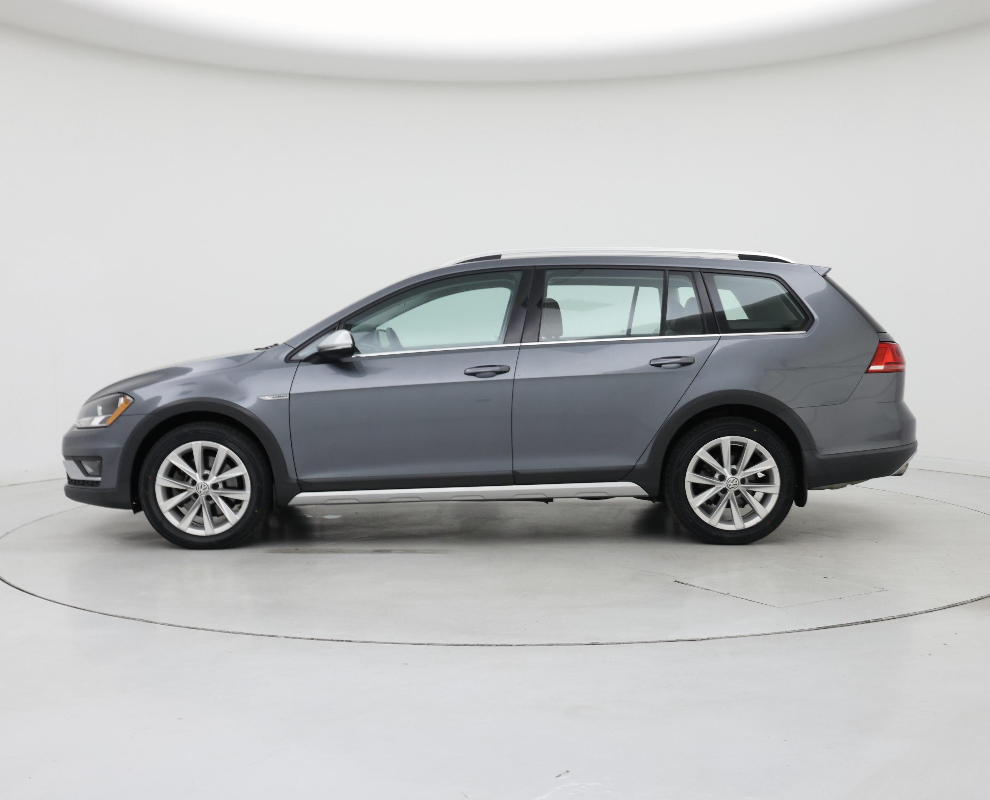 Thumbnail: 2017 Volkswagen Golf - 3