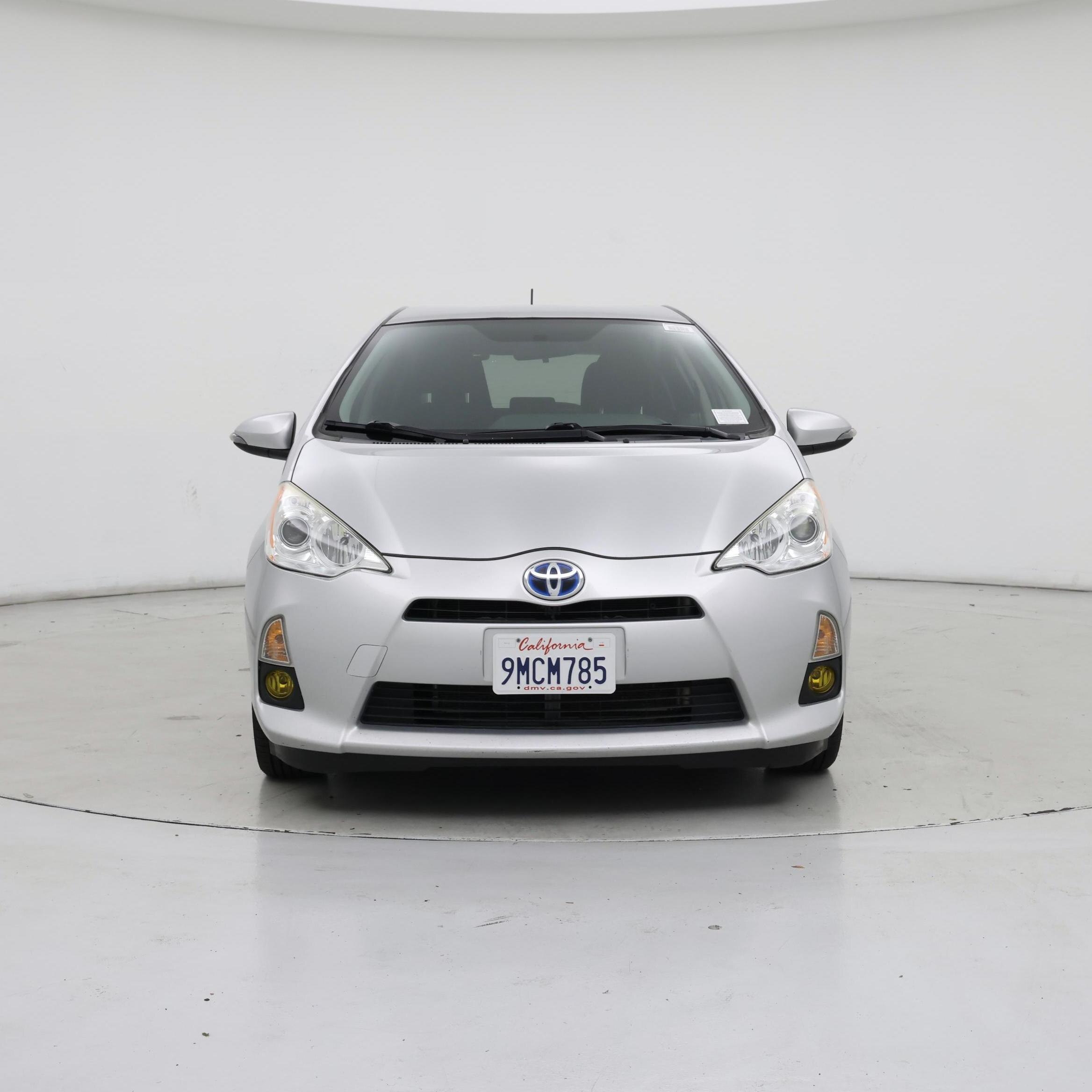 Thumbnail: 2014 Toyota Prius c - 5