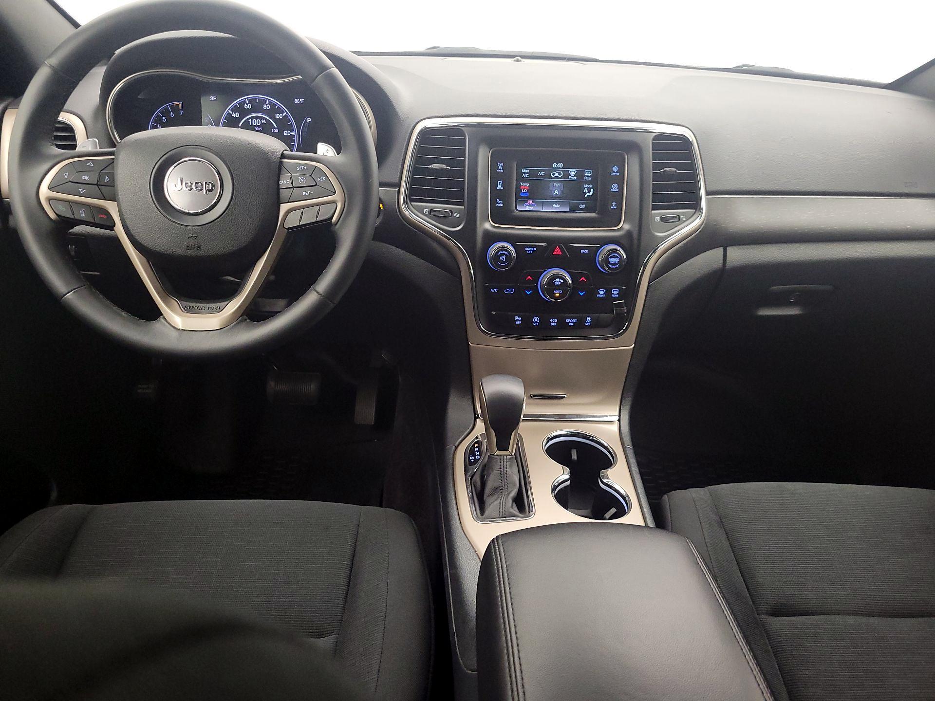 Thumbnail: 2017 Jeep Grand Cherokee - 9