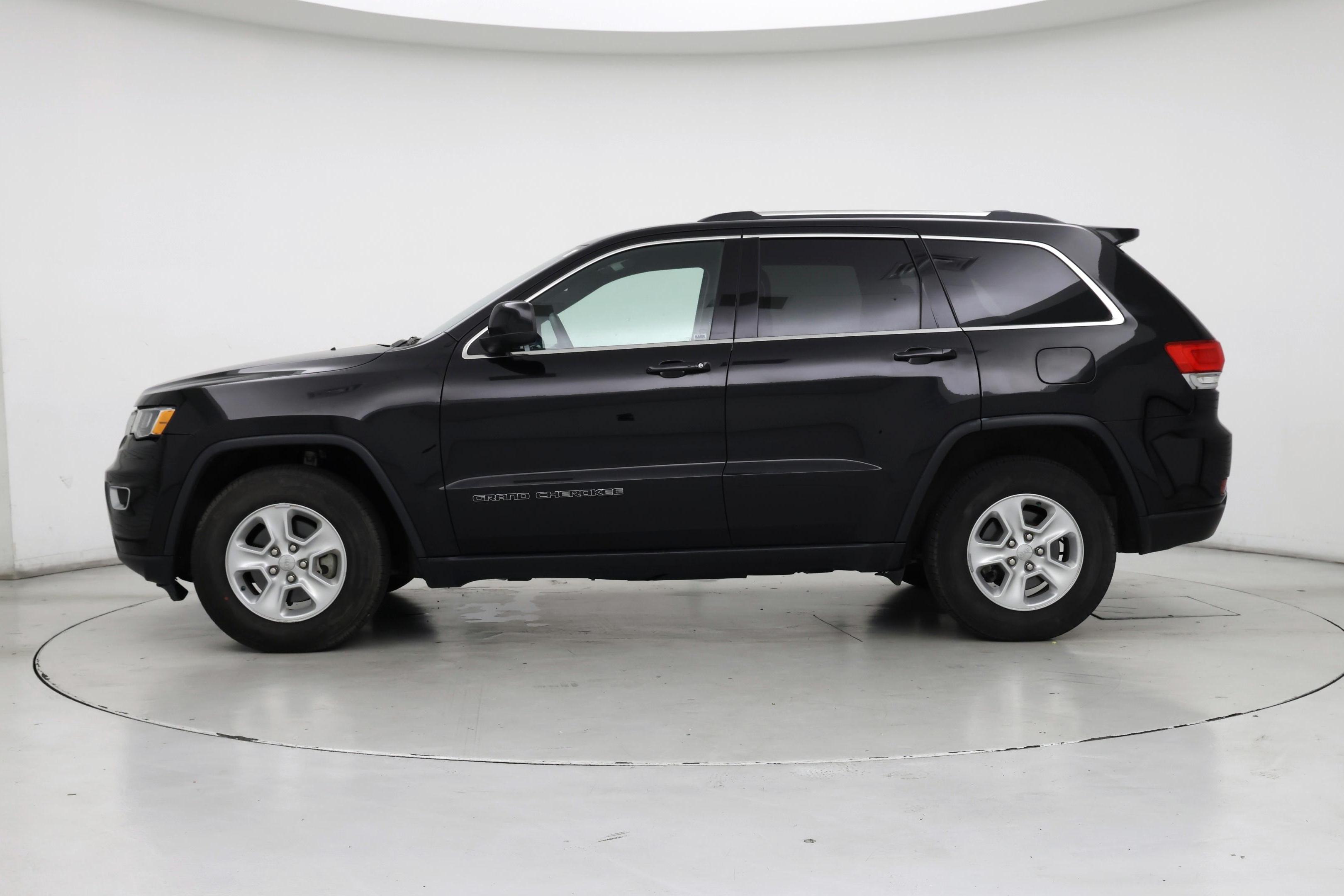Thumbnail: 2017 Jeep Grand Cherokee - 3