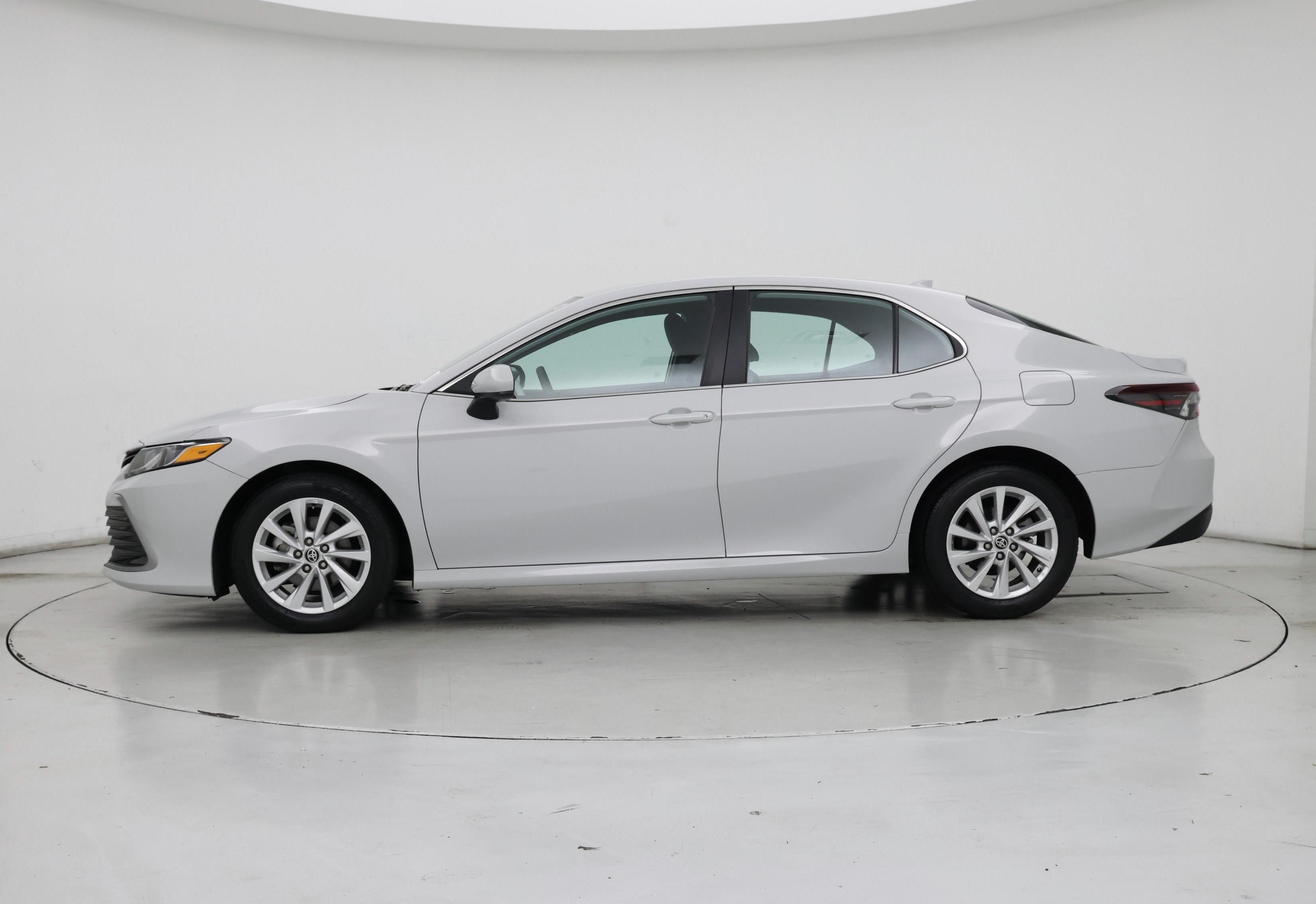 Thumbnail: 2022 Toyota Camry - 3