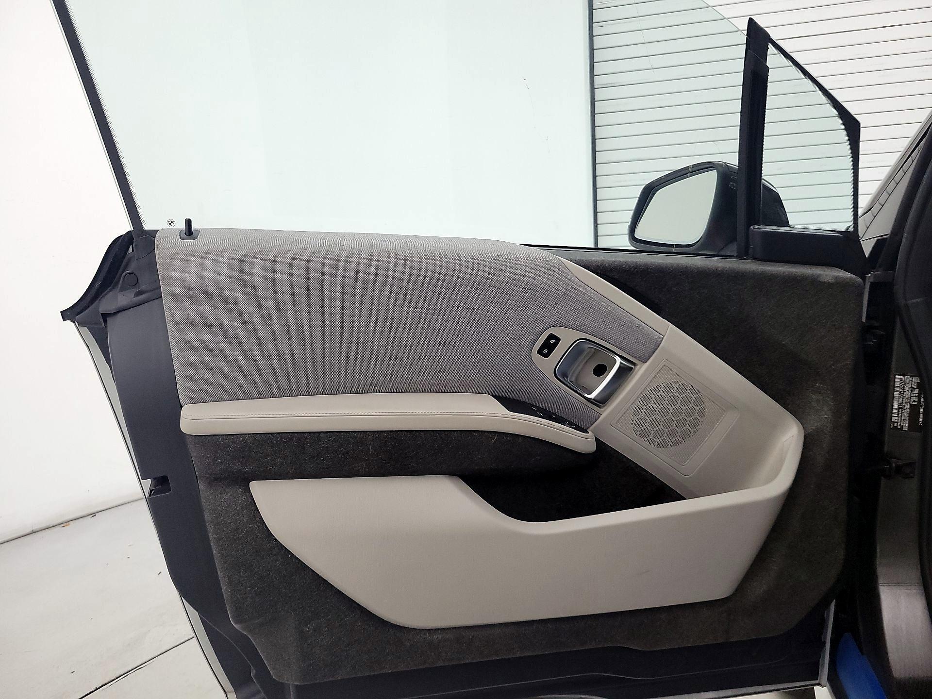 Thumbnail: 2018 BMW i3 - 12