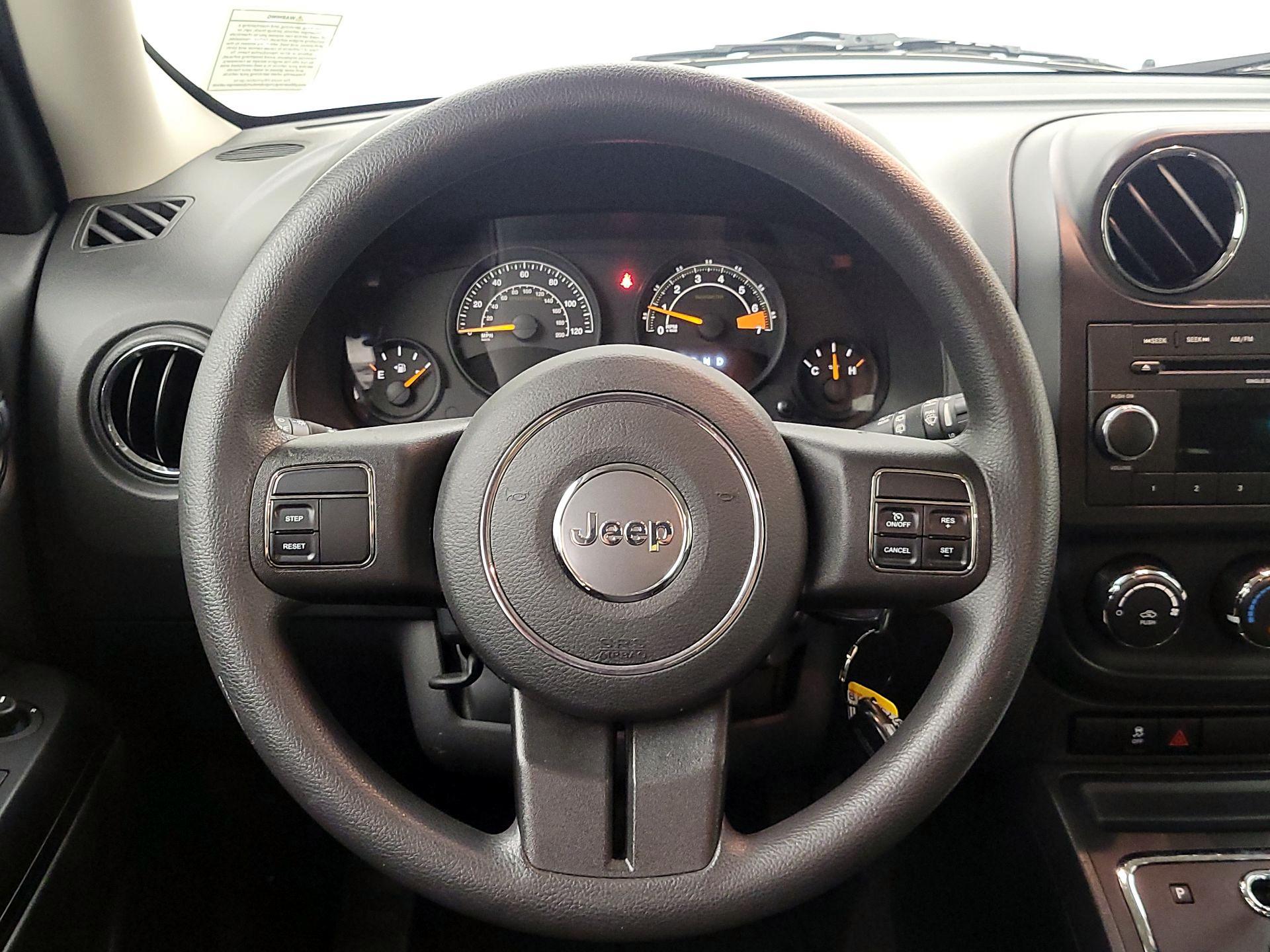 Thumbnail: 2014 Jeep Patriot - 10