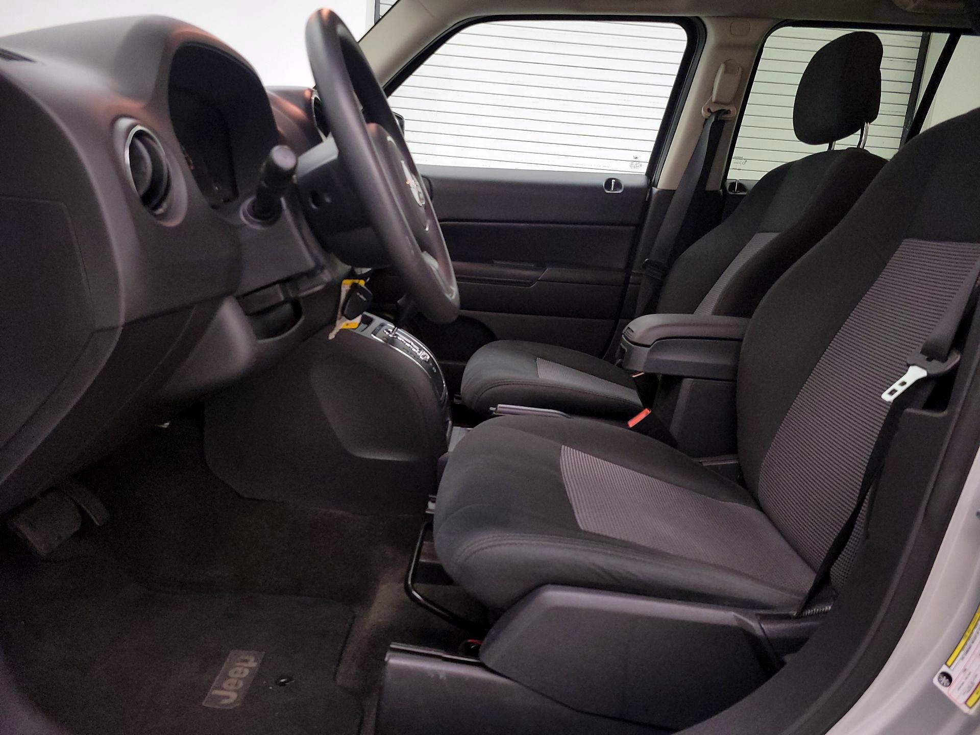 Thumbnail: 2014 Jeep Patriot - 11
