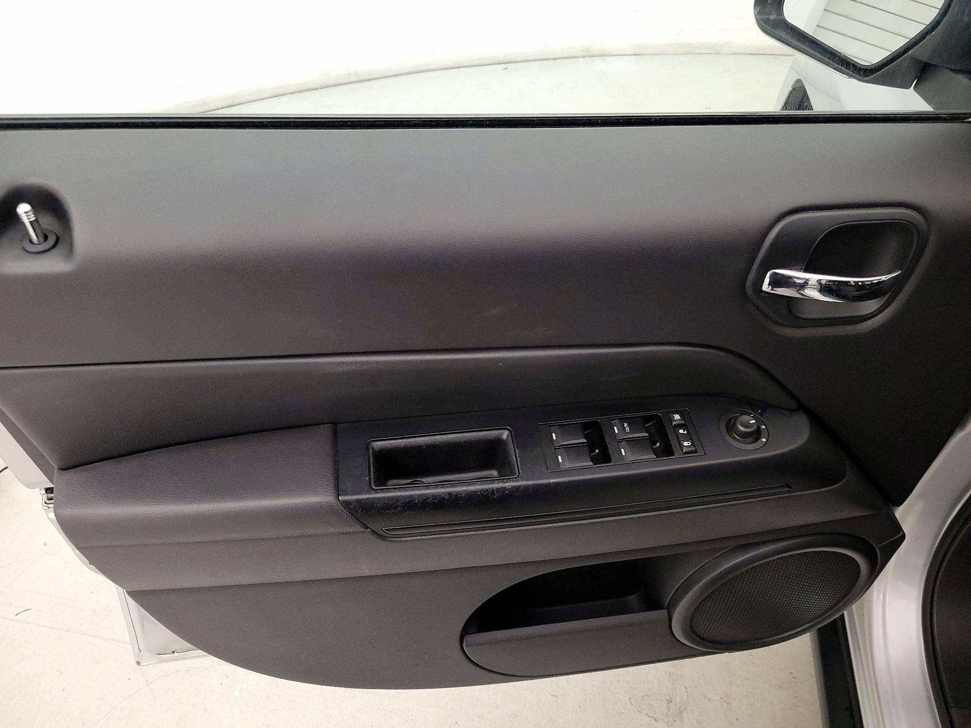 Thumbnail: 2014 Jeep Patriot - 12