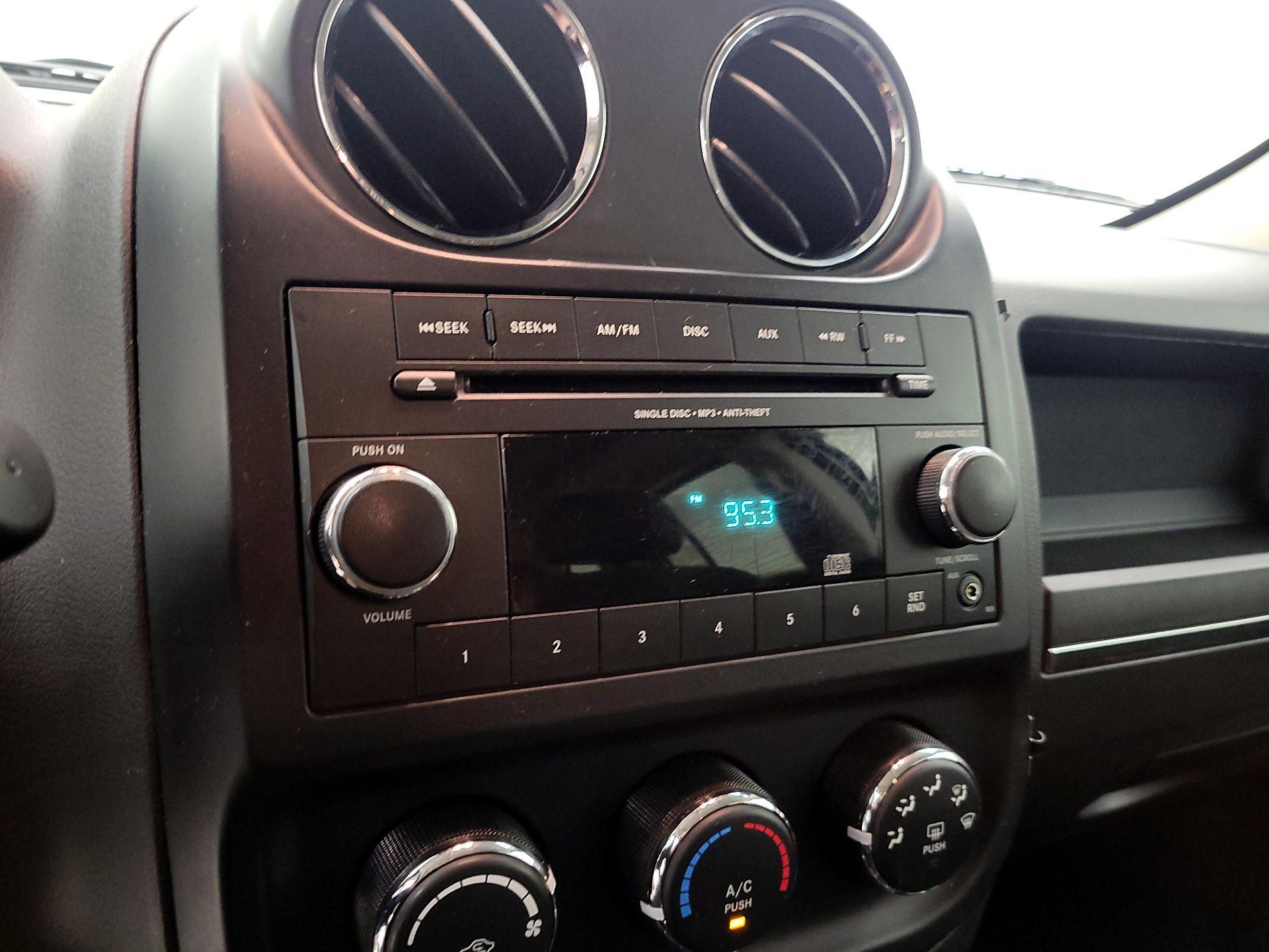 Thumbnail: 2014 Jeep Patriot - 13