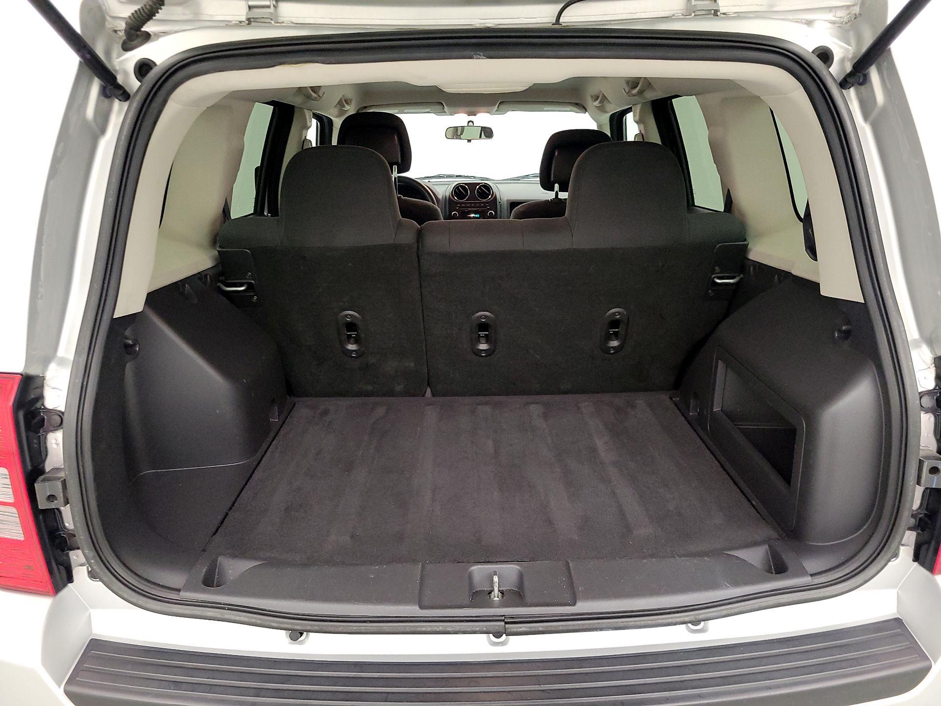 Thumbnail: 2014 Jeep Patriot - 17