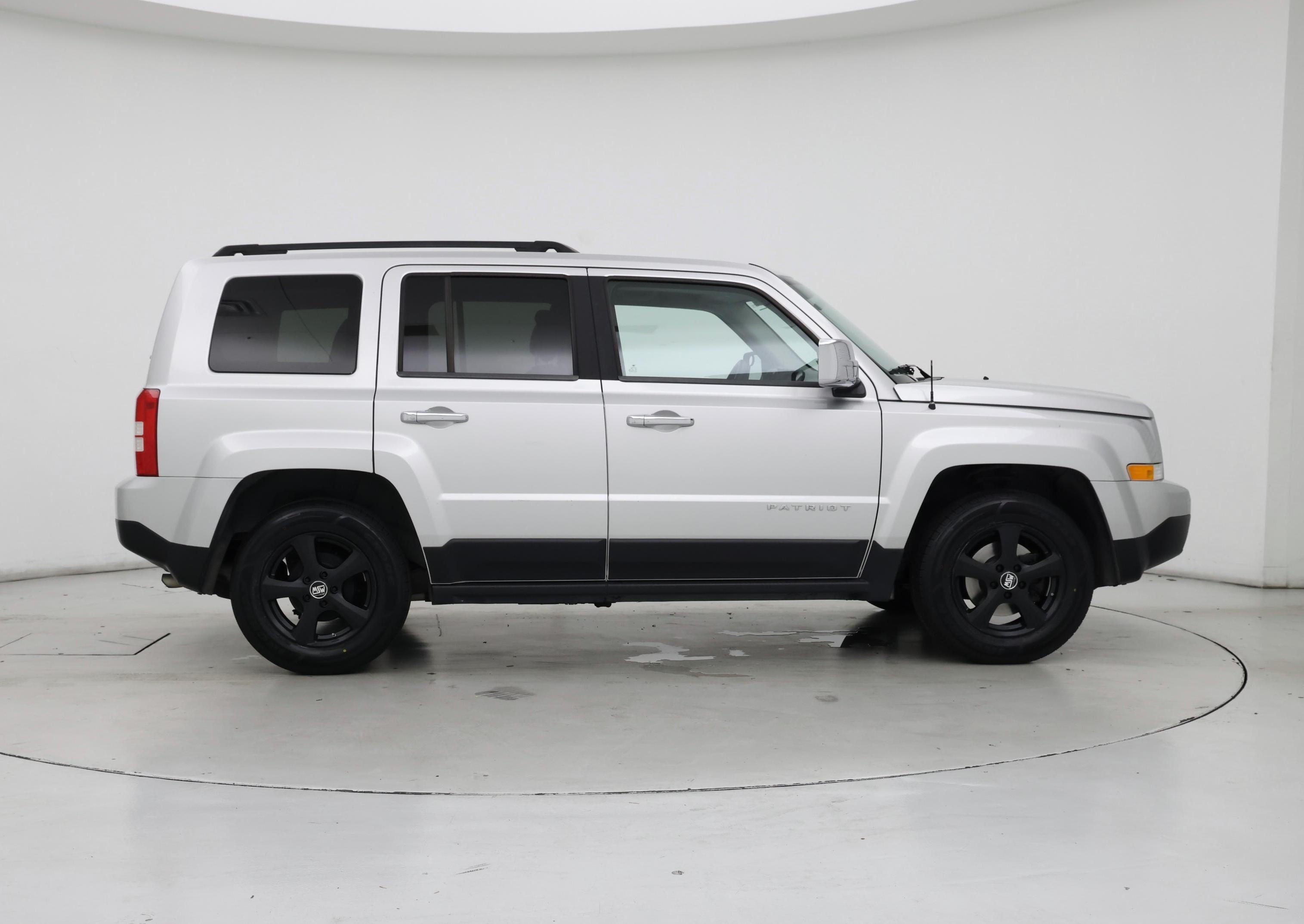 Thumbnail: 2014 Jeep Patriot - 7