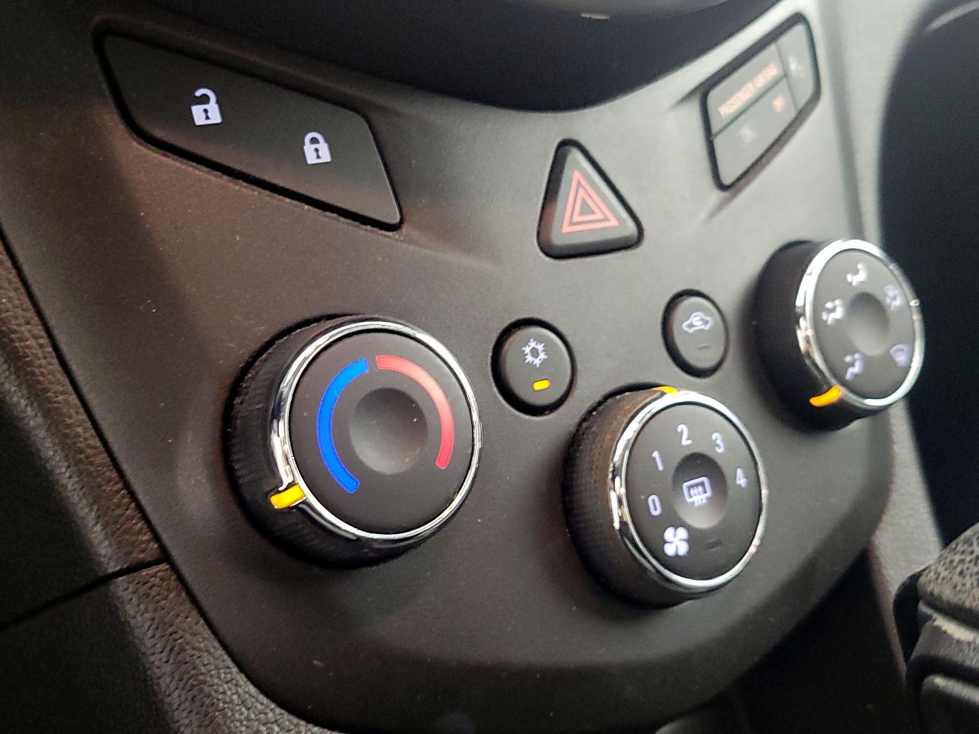 Thumbnail: 2018 Chevrolet Sonic - 16