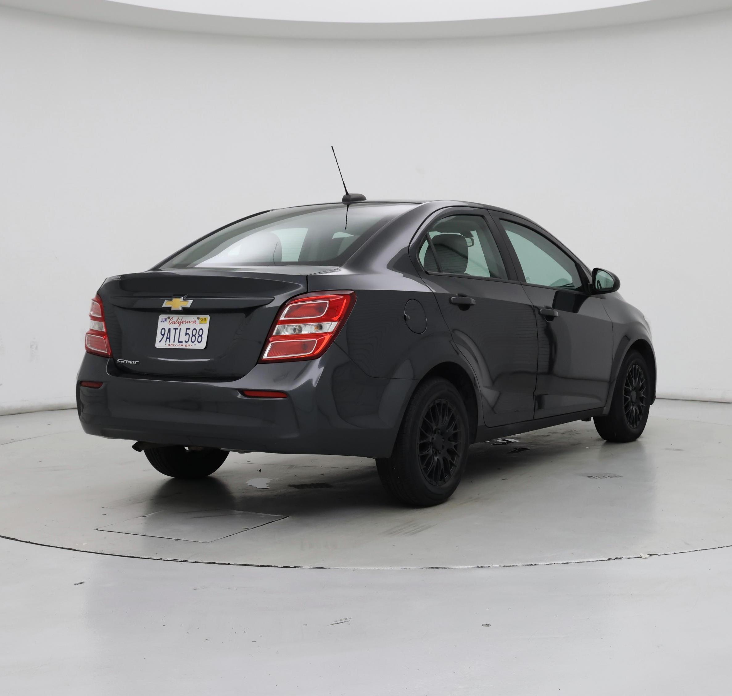 Thumbnail: 2018 Chevrolet Sonic - 8
