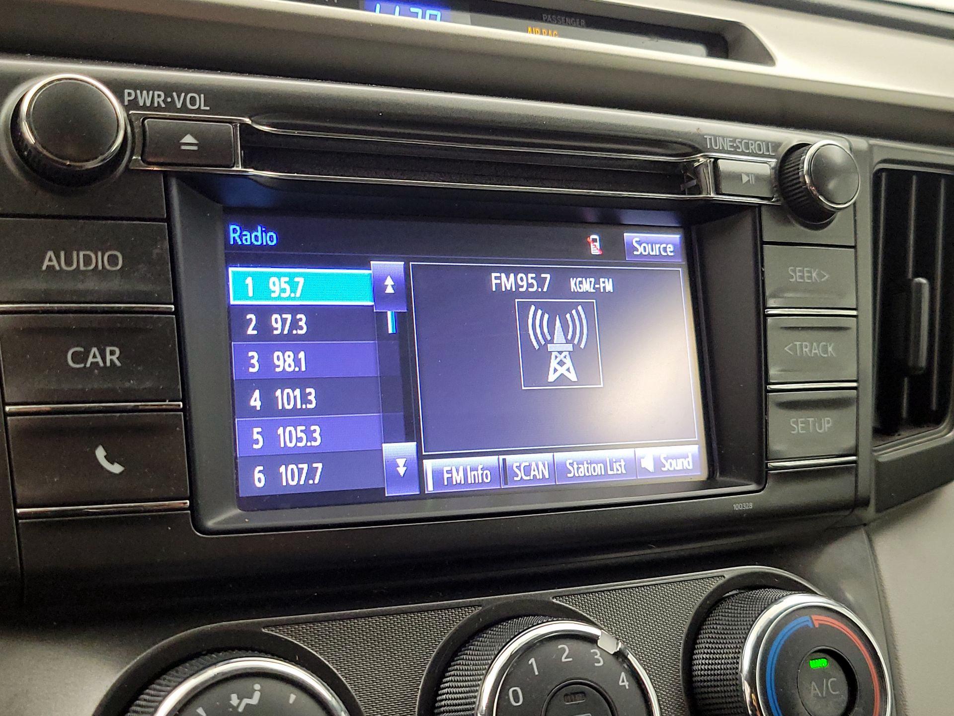 Thumbnail: 2015 Toyota RAV4 - 15