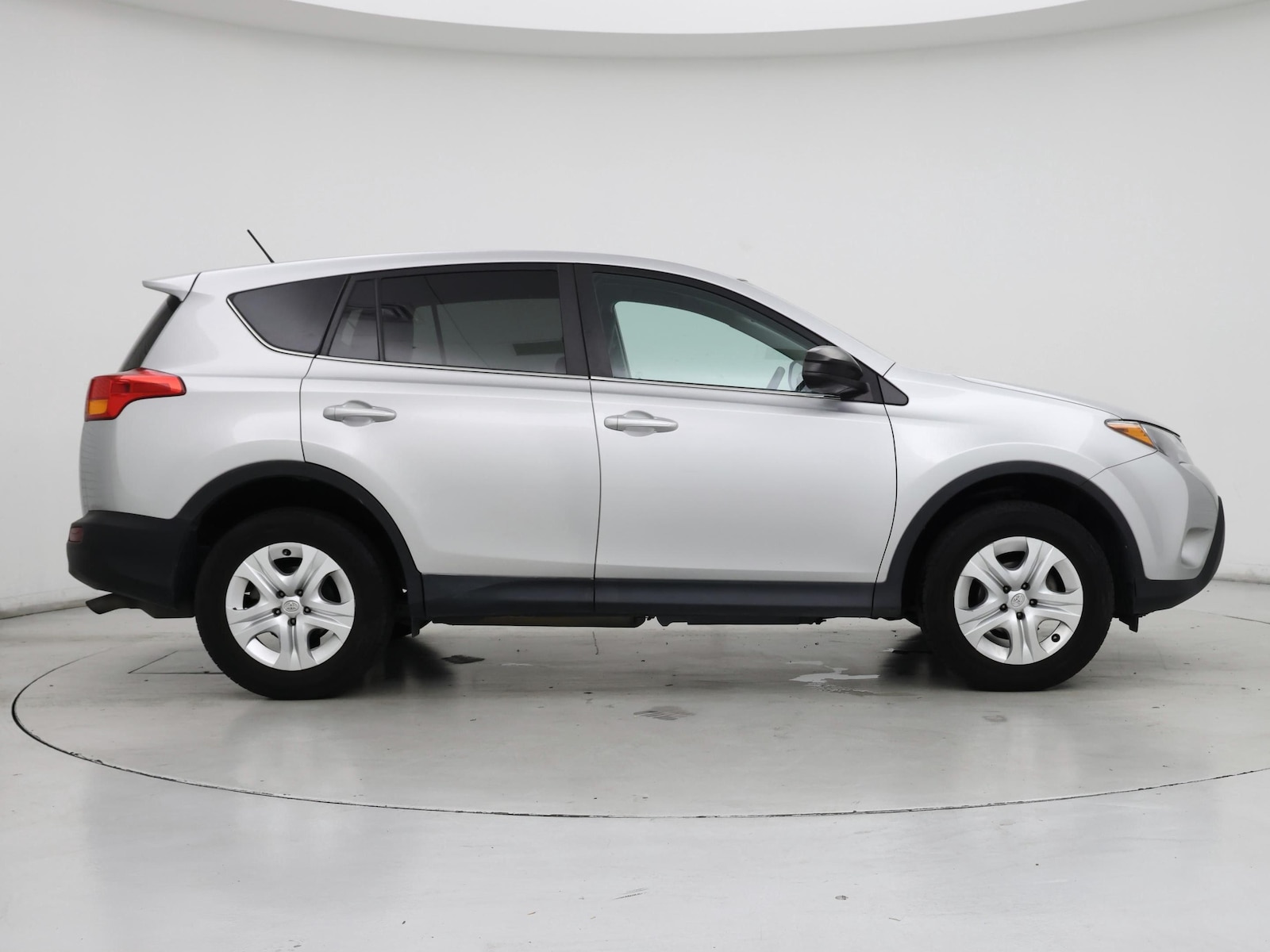 Image 8 of 2015 Toyota RAV4 LE