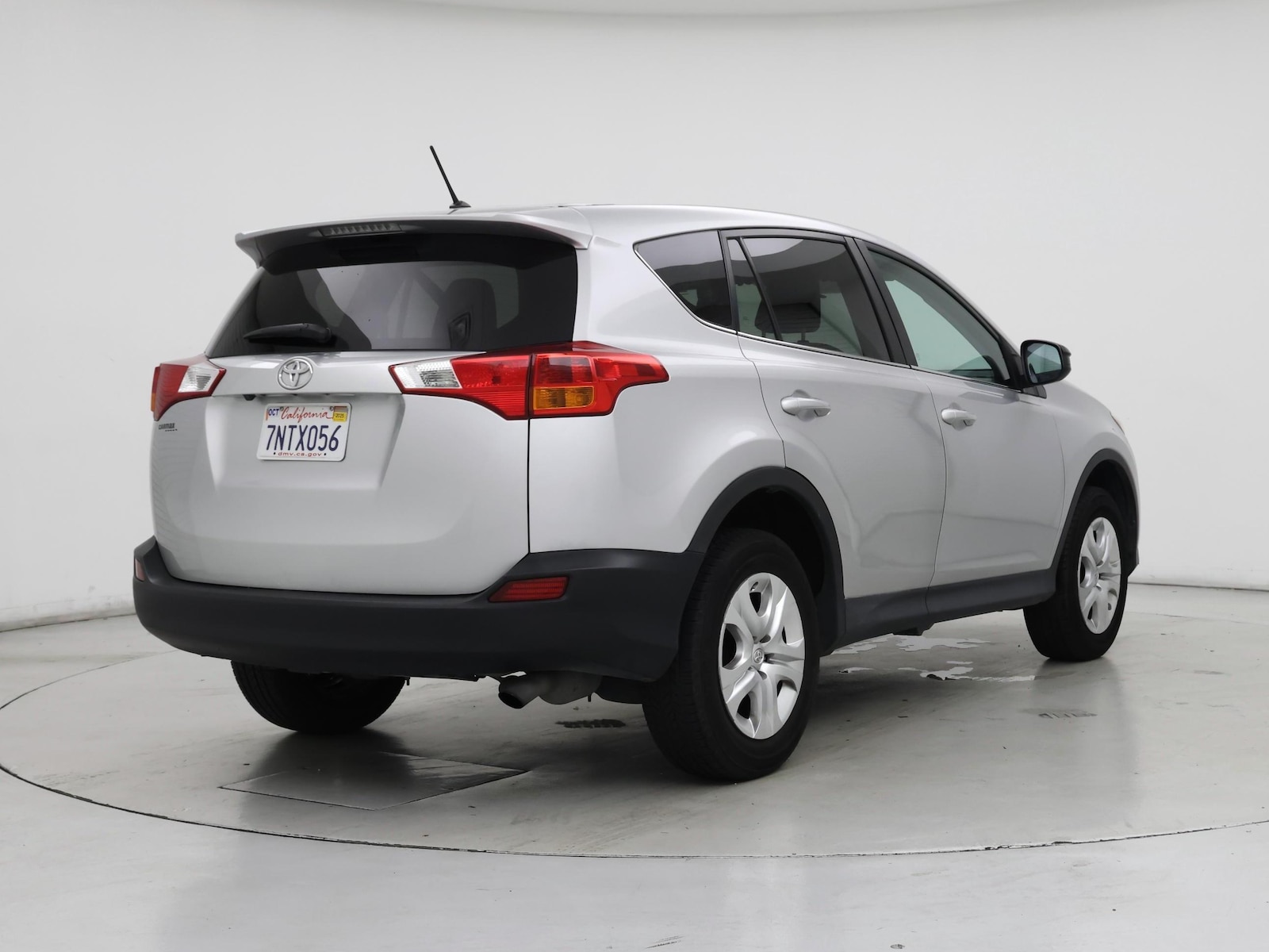 Image 9 of 2015 Toyota RAV4 LE