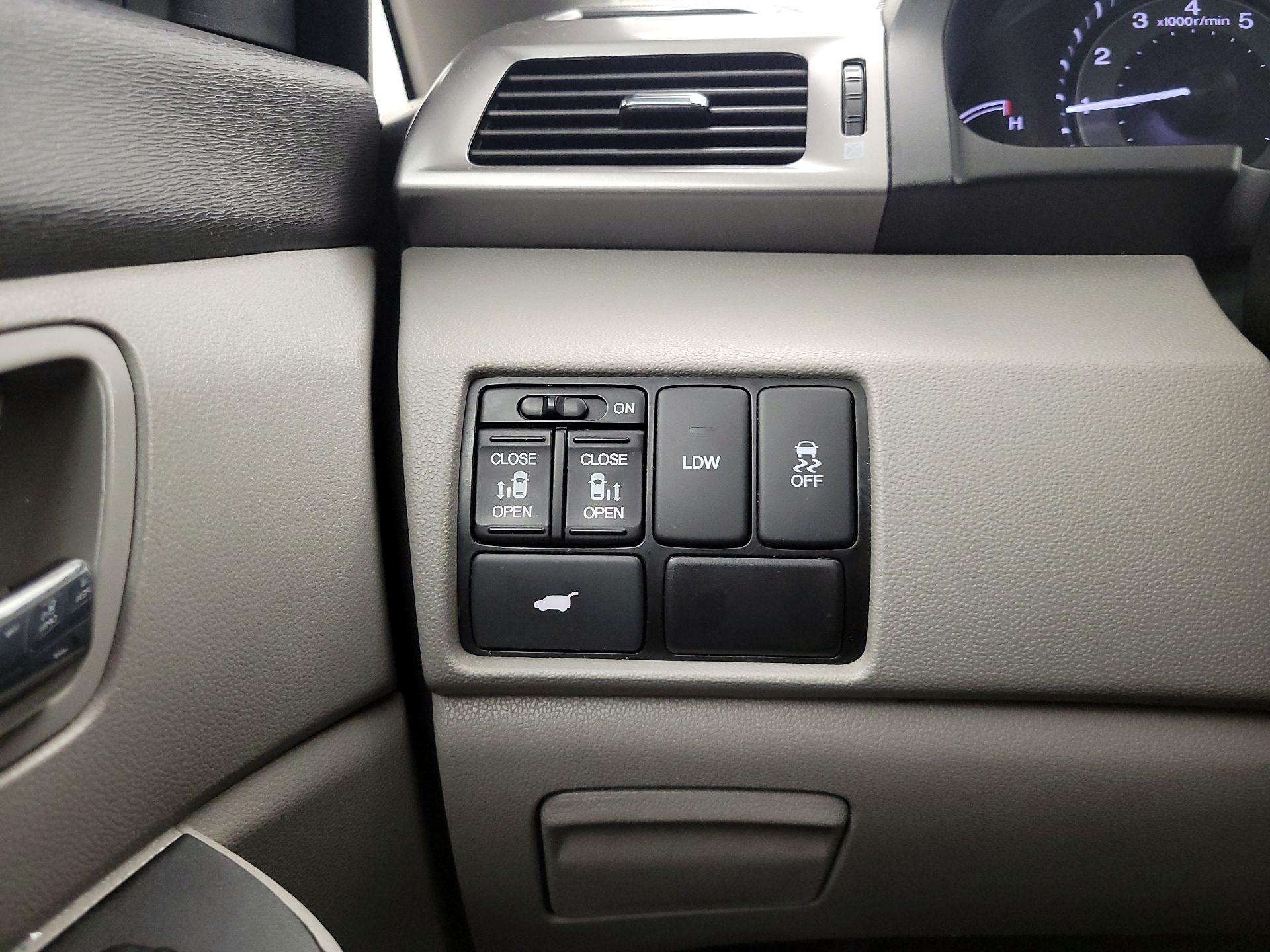 Thumbnail: 2016 Honda Odyssey - 13