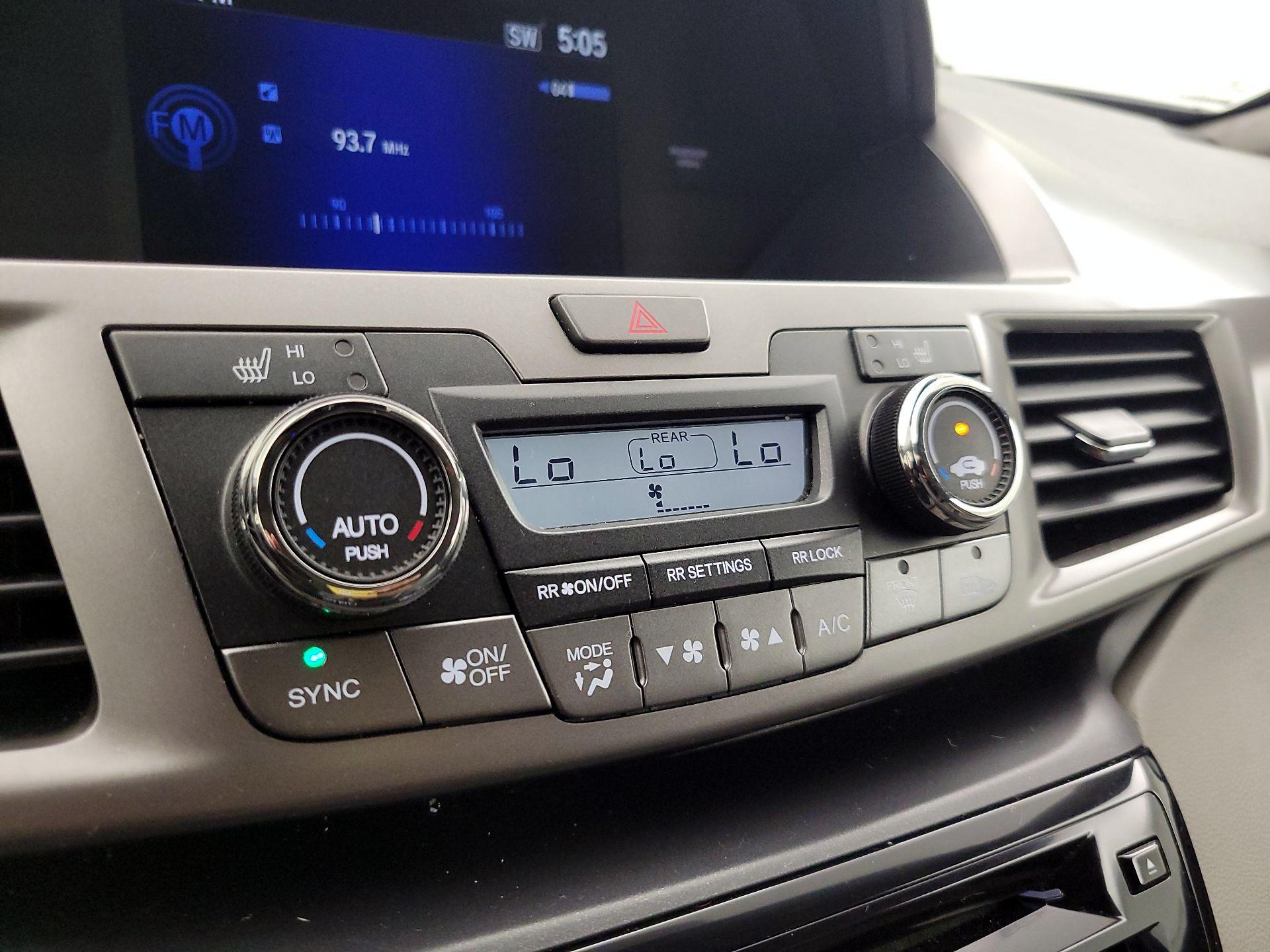 Thumbnail: 2016 Honda Odyssey - 16
