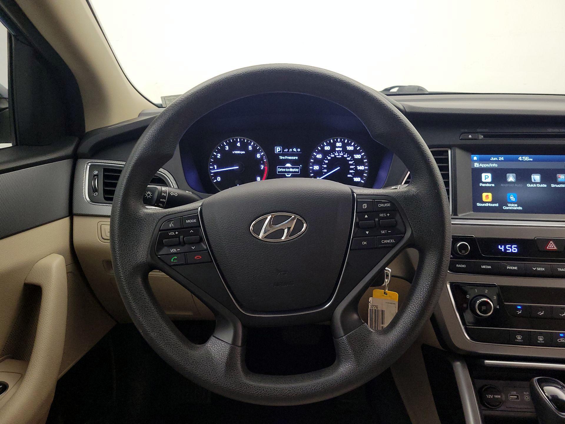 Thumbnail: 2016 Hyundai Sonata - 10