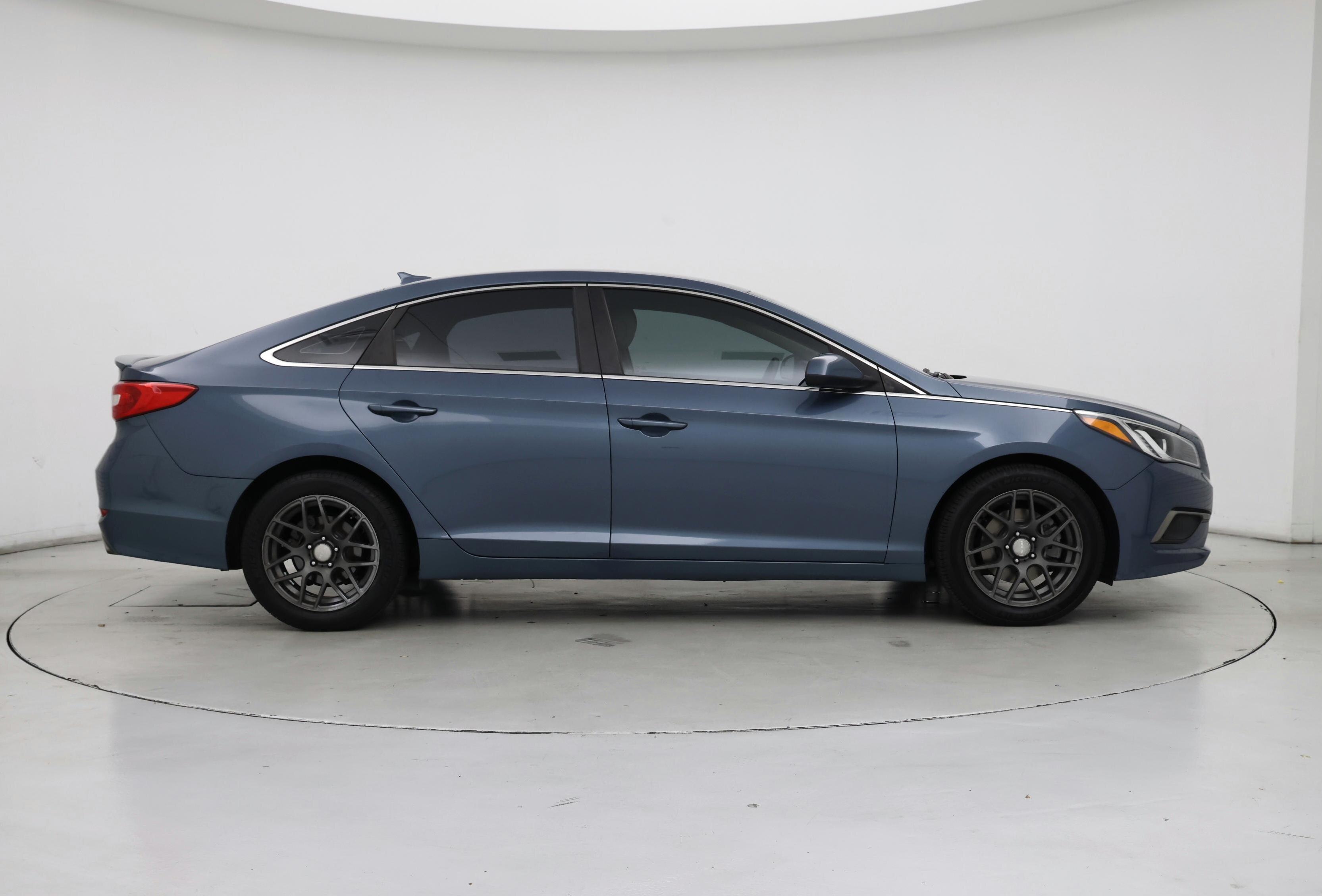 Thumbnail: 2016 Hyundai Sonata - 7