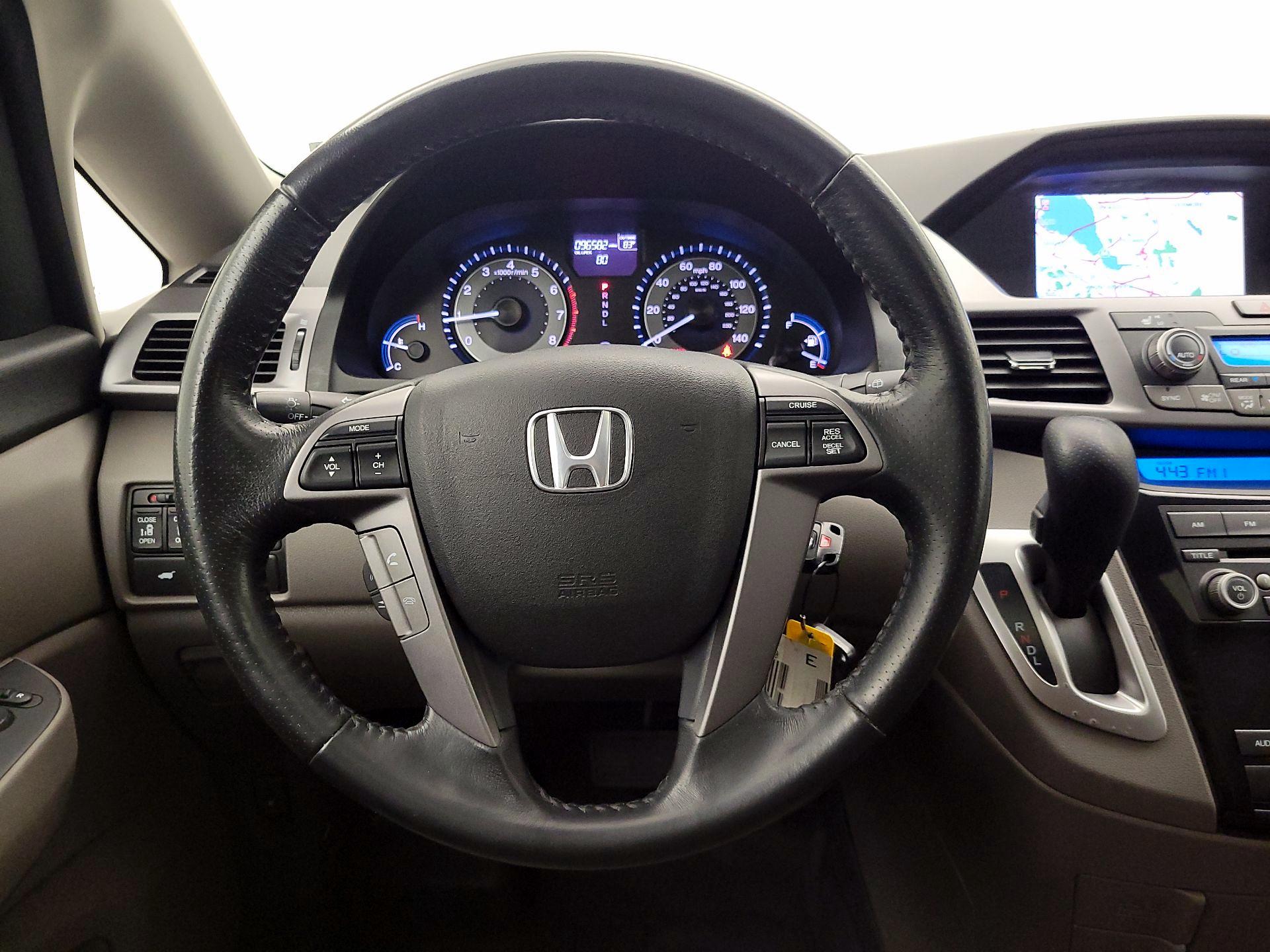 Thumbnail: 2013 Honda Odyssey - 10