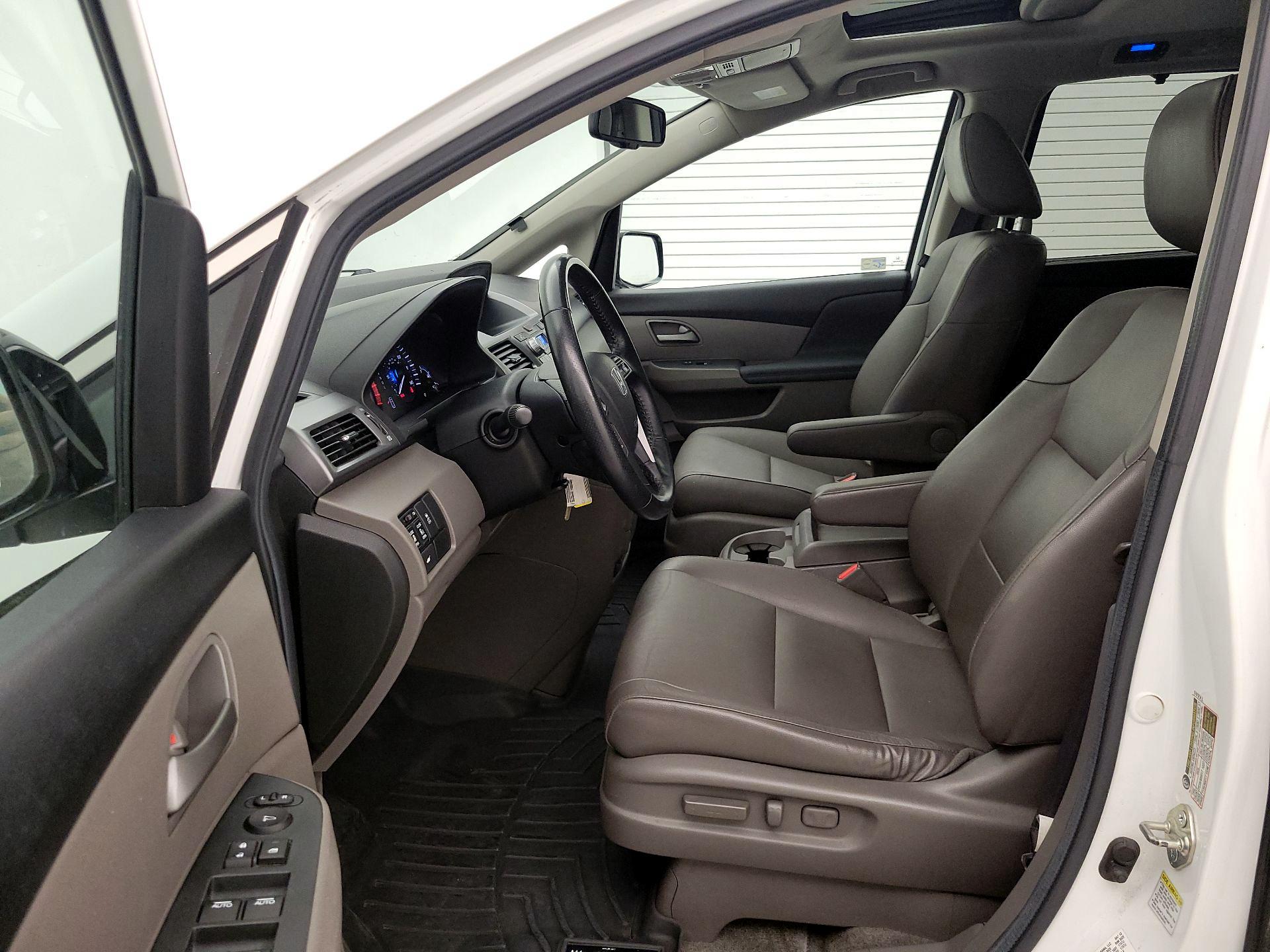 Thumbnail: 2013 Honda Odyssey - 11