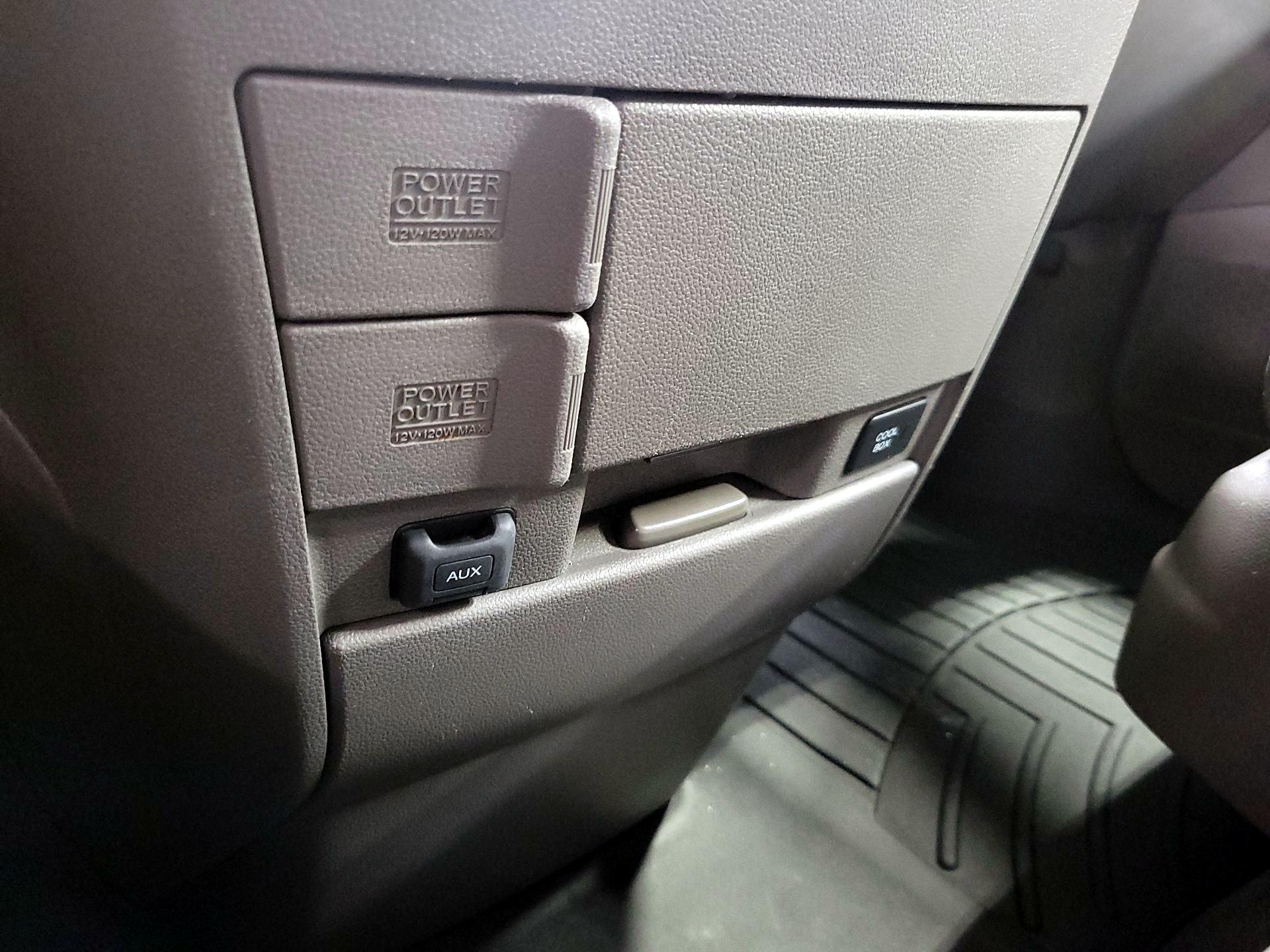 Thumbnail: 2013 Honda Odyssey - 19