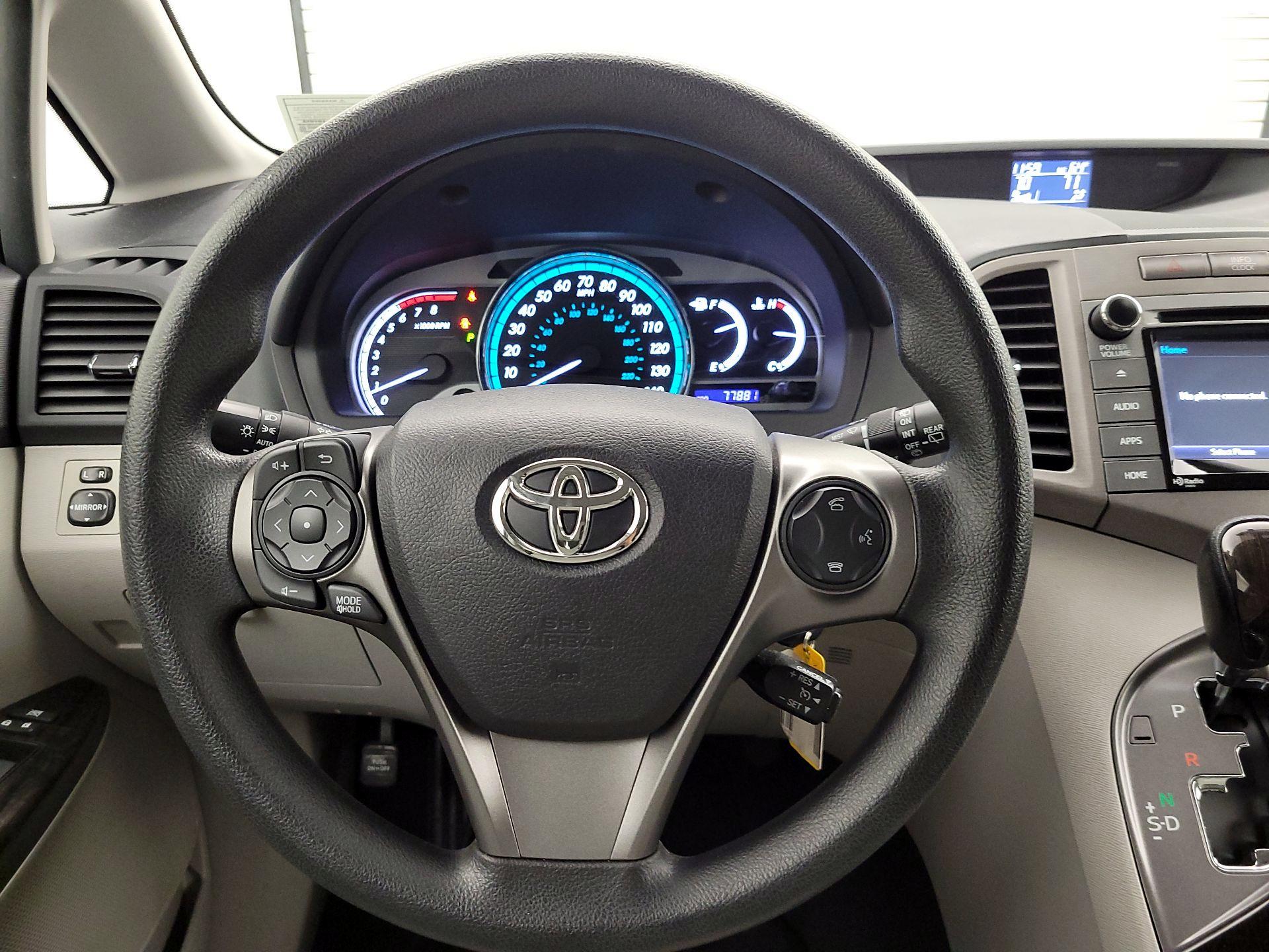 Thumbnail: 2015 Toyota Venza - 10