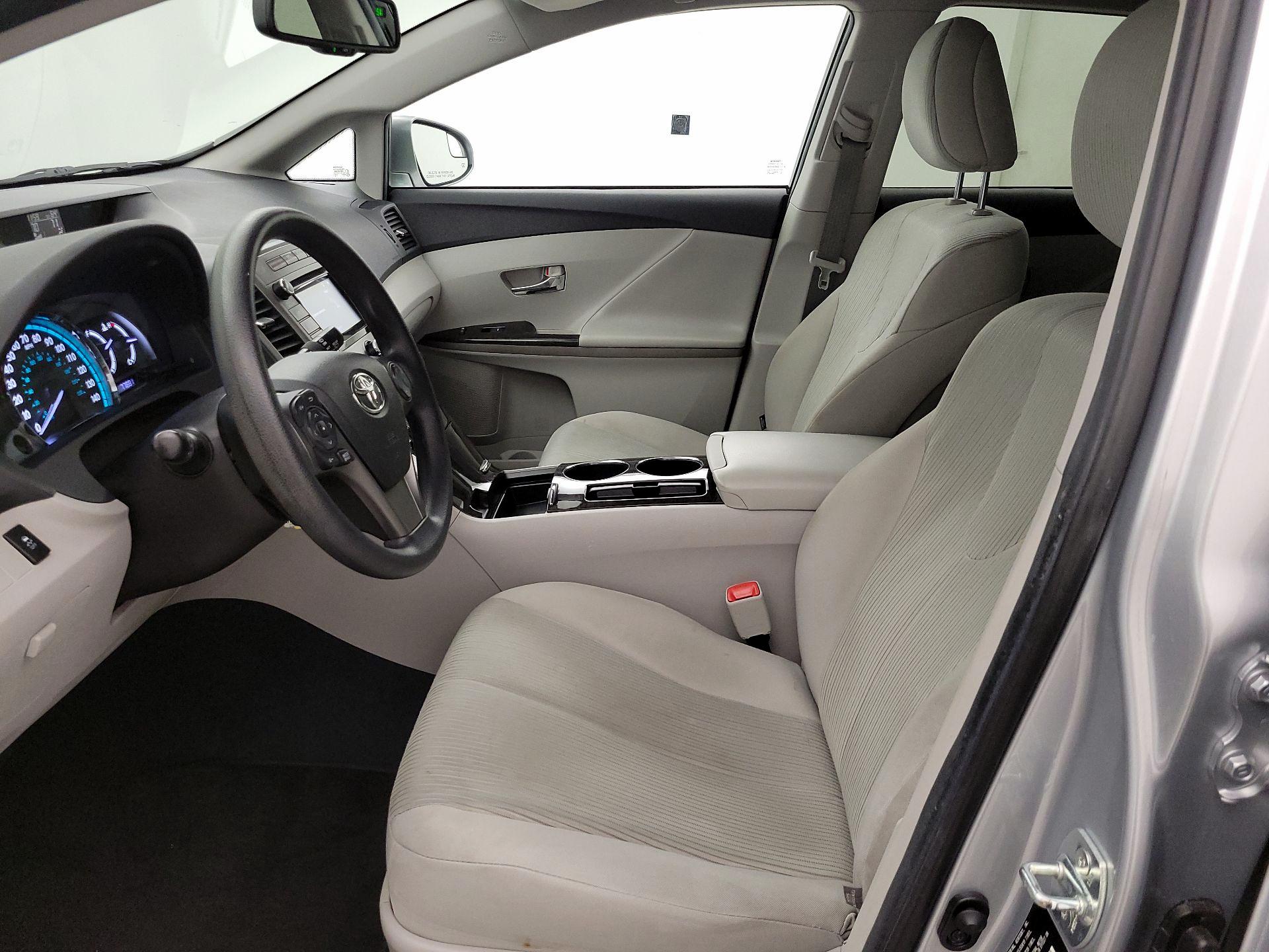 Thumbnail: 2015 Toyota Venza - 11