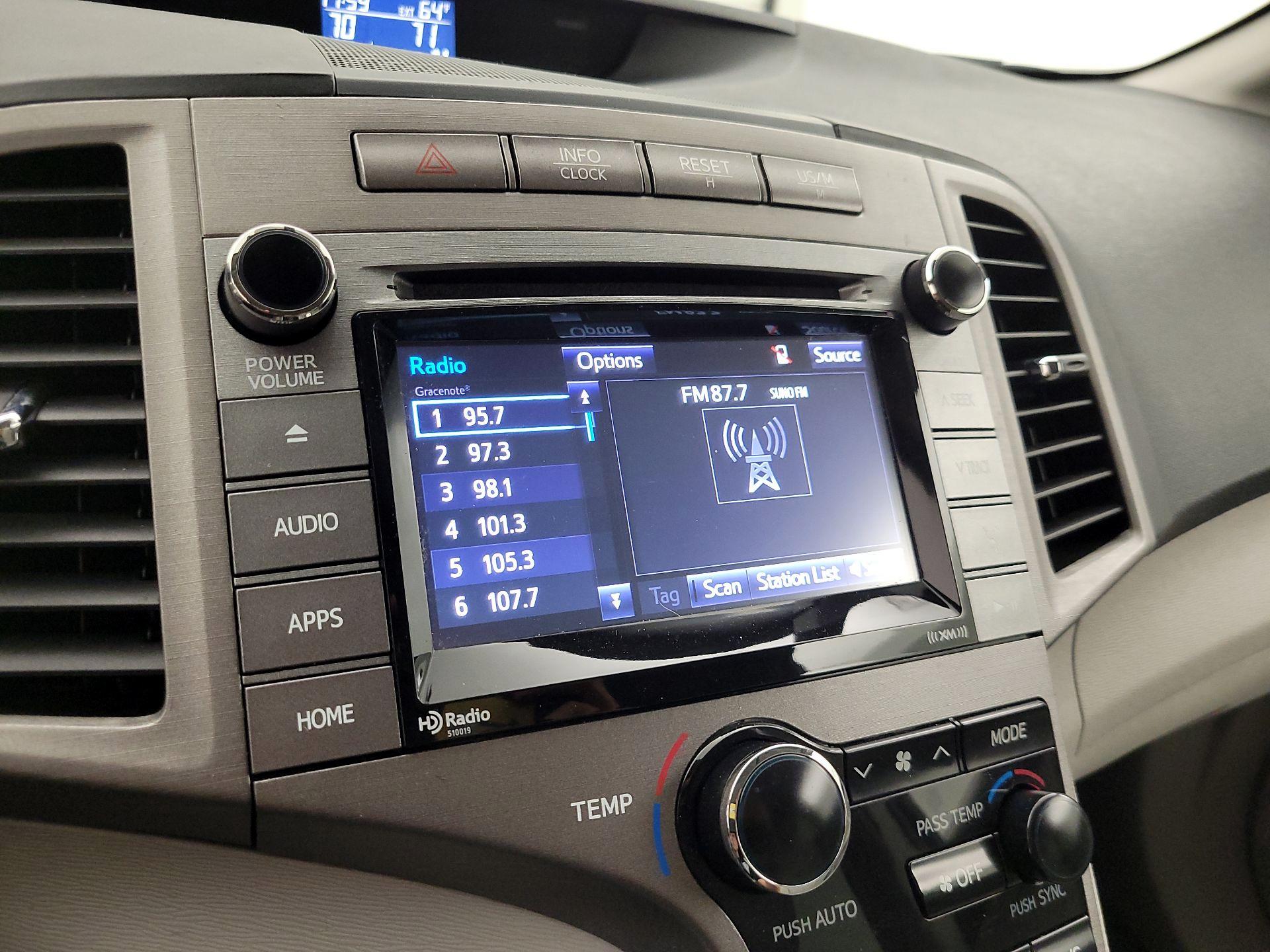 Thumbnail: 2015 Toyota Venza - 15
