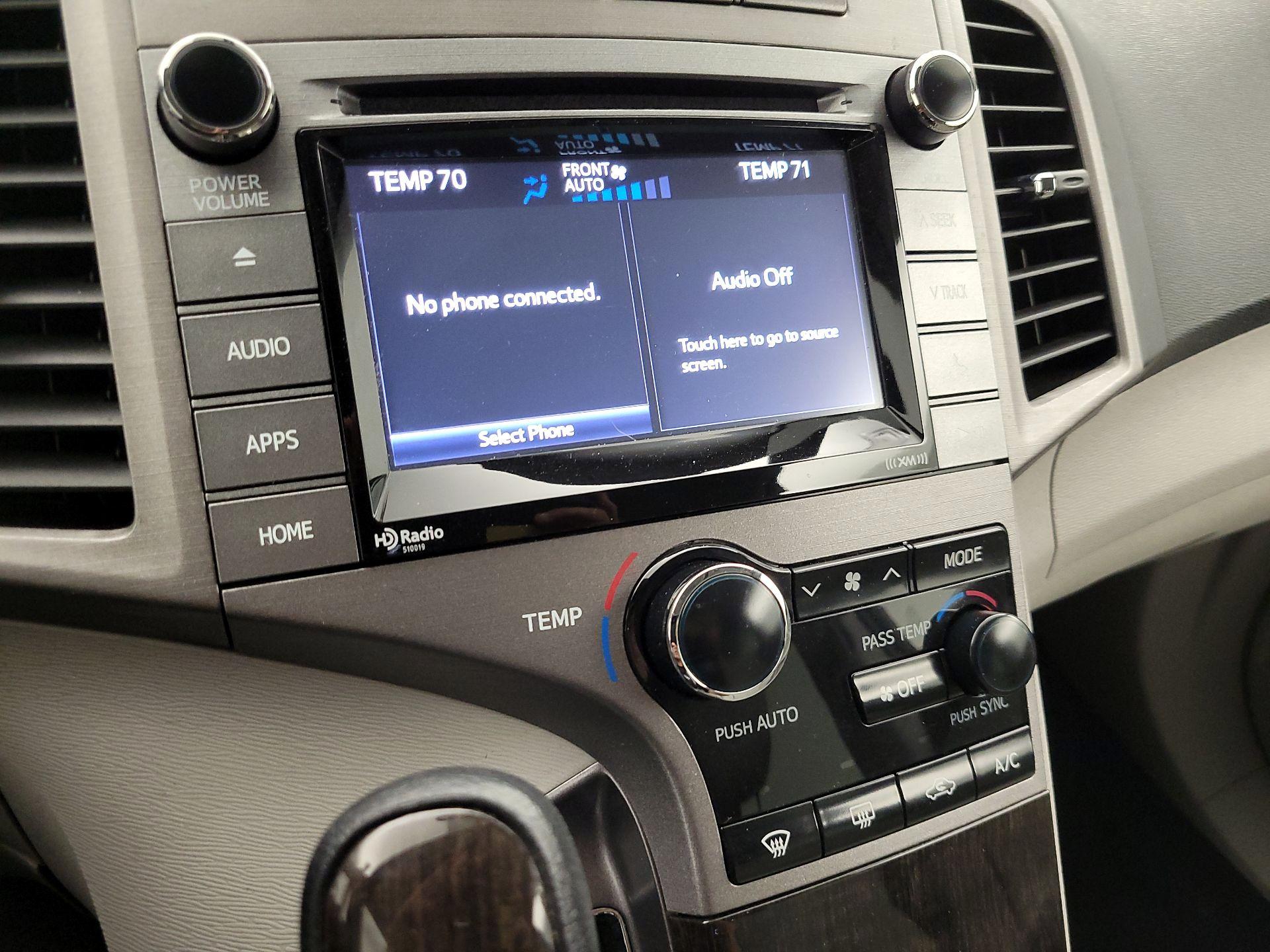 Thumbnail: 2015 Toyota Venza - 16